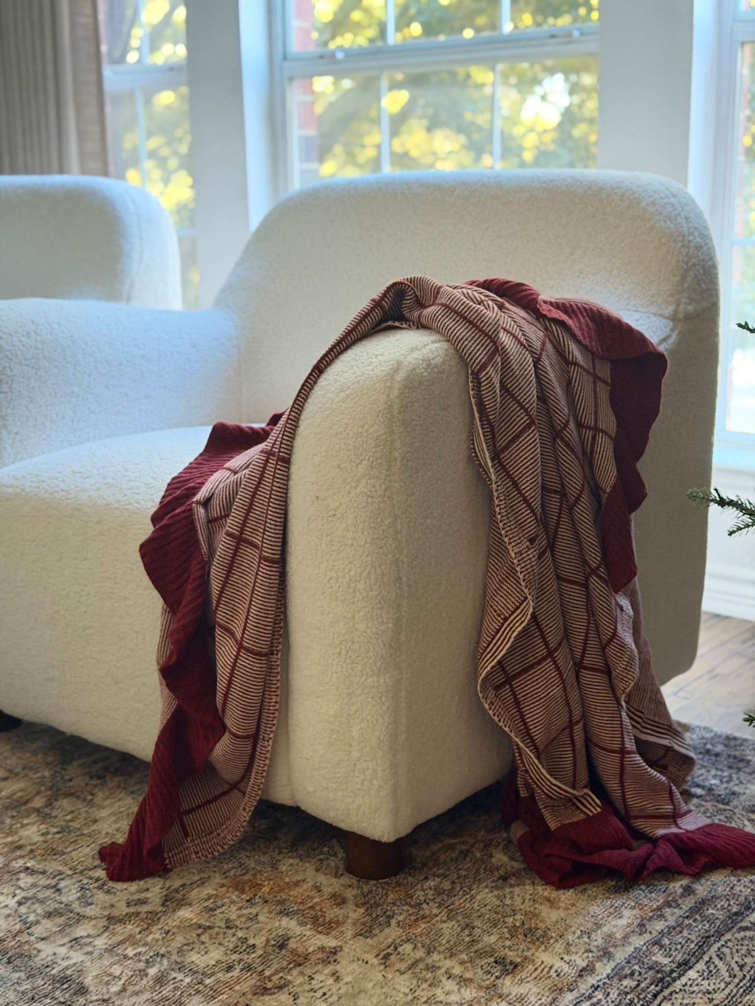 Obsessing over this Target blanket! It’s the ruffles for me 😍🤌🏼

#LTKHome #LTKHoliday #LTKSeasonal