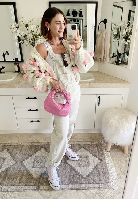 FASHION \ white overall fit🤍 wearing a small!

Spring
Summer
Outfit
Mom school pickup
Walmart bag
Amazon 

#LTKFindsUnder50 #LTKSeasonal #LTKStyleTip