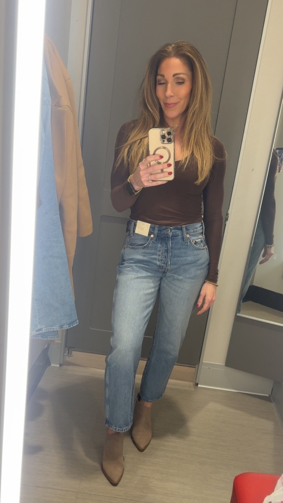 Don’t sleep on the Target 🎯 jeans section ladies! These are similar to a designer pair I have except these were under $40! They are midrise with a button fly and super cute! Perfect for all my petite girls! Run before they sell out! 

Color: Light Wash
Wearing size 2

#LTKOver40 #LTKFindsUnder50 #LTKPetite