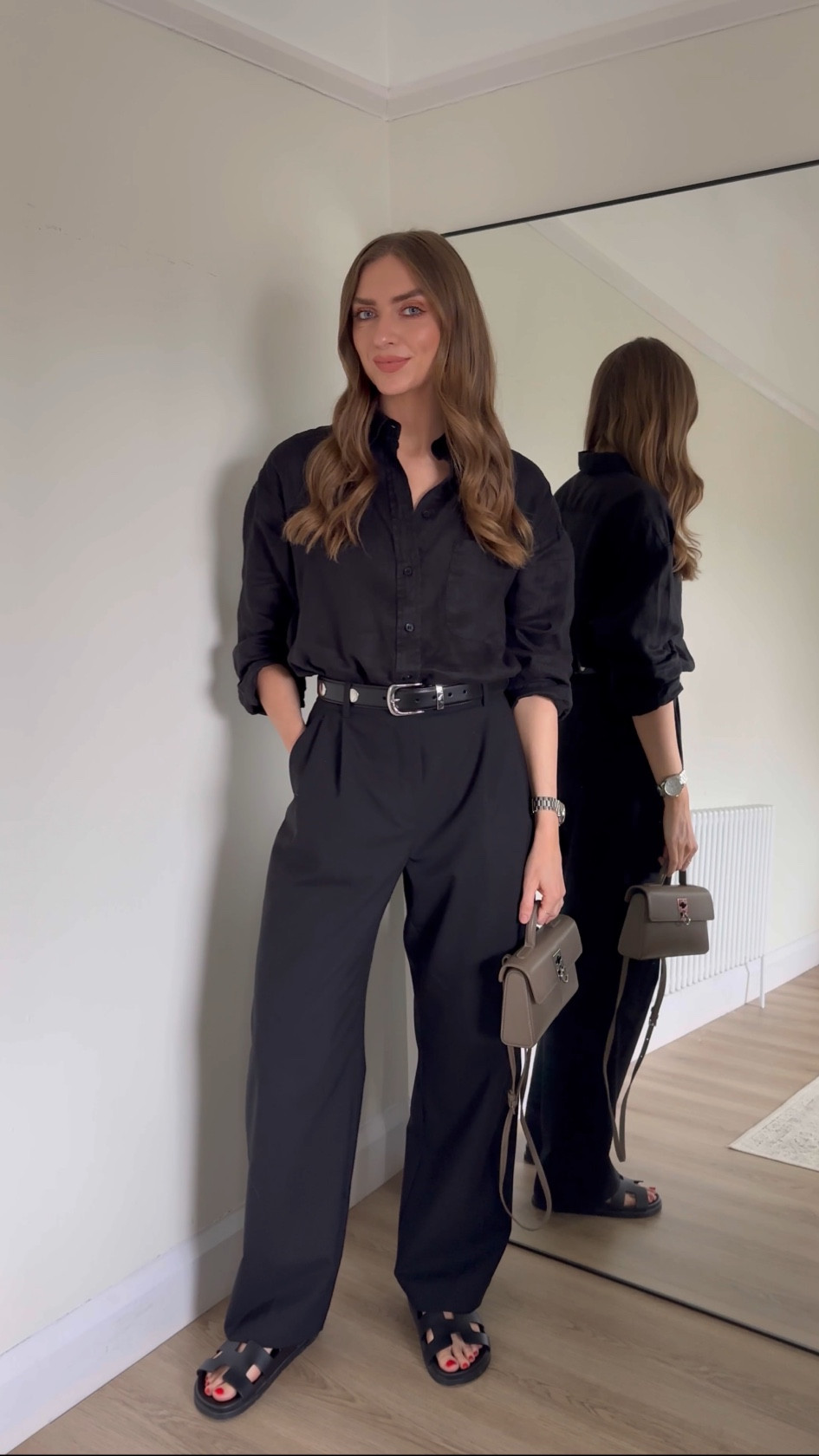 Studded leather belt styling

H&M black linen shirt
& Other Stories black tailored straight trousers
M&S studded leather belt
Hermes black chypre sandals
Cafune brownstone stance wallet, I can’t link on here




Everyday outfit, classic wardrobe, all black outfit, studded belt, Khaite belt
Hermes chypre sandals, timeless wardrobe, old money style, neutral outfit

#LTKeurope #LTKstyletip #LTKuk