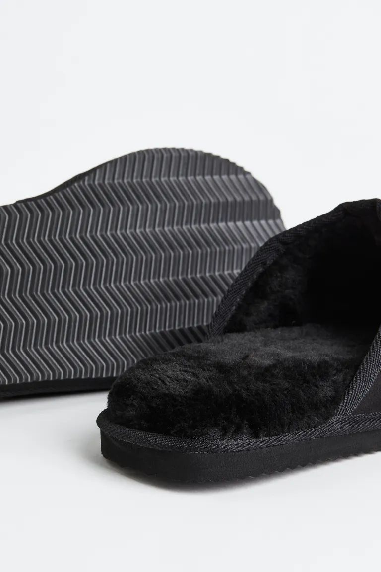 Pile-lined slippers | H&M (UK, MY, IN, SG, PH, TW, HK)