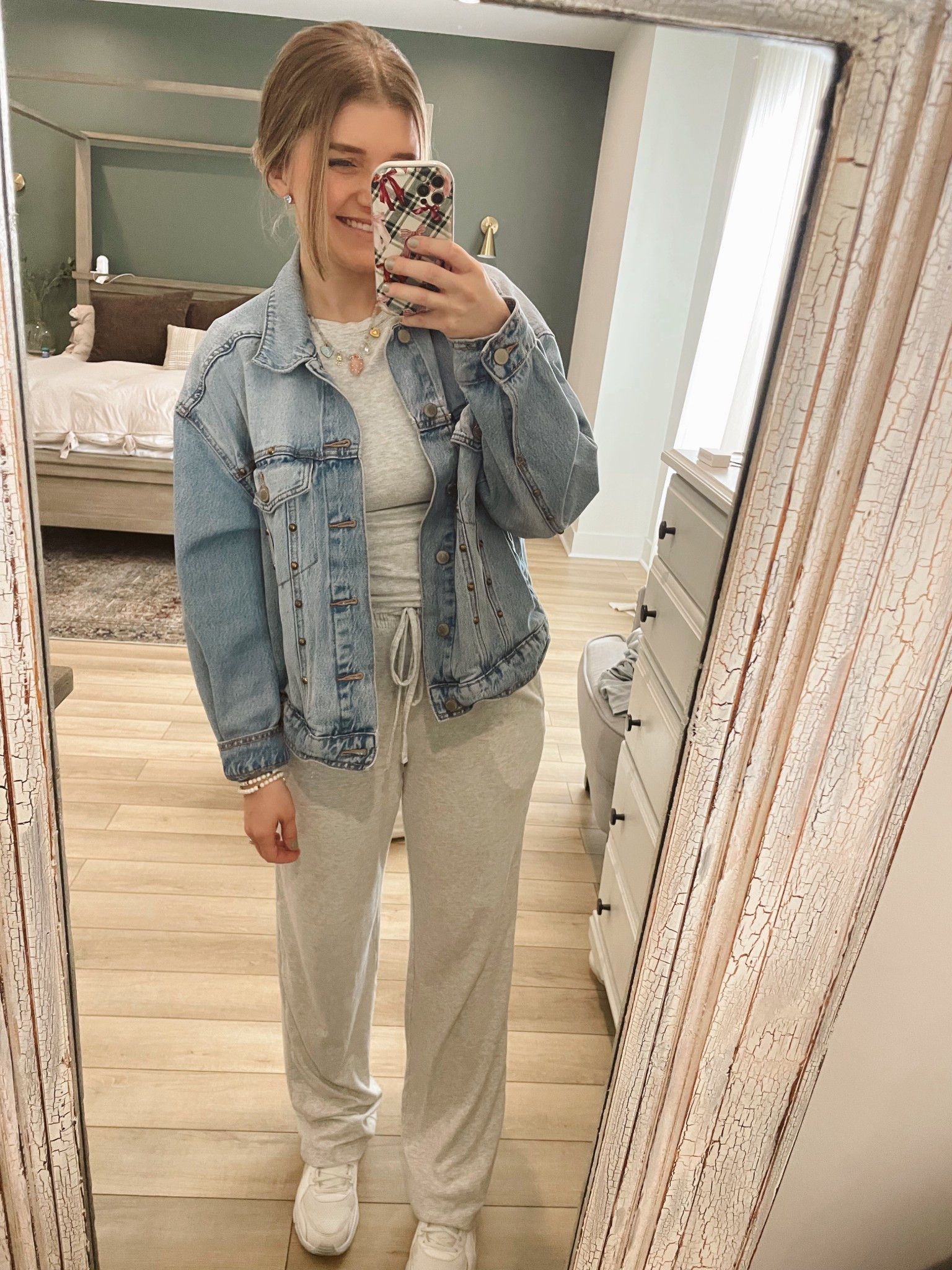 Living in all the comfy sets this time of year.💗

#LTKmomlife