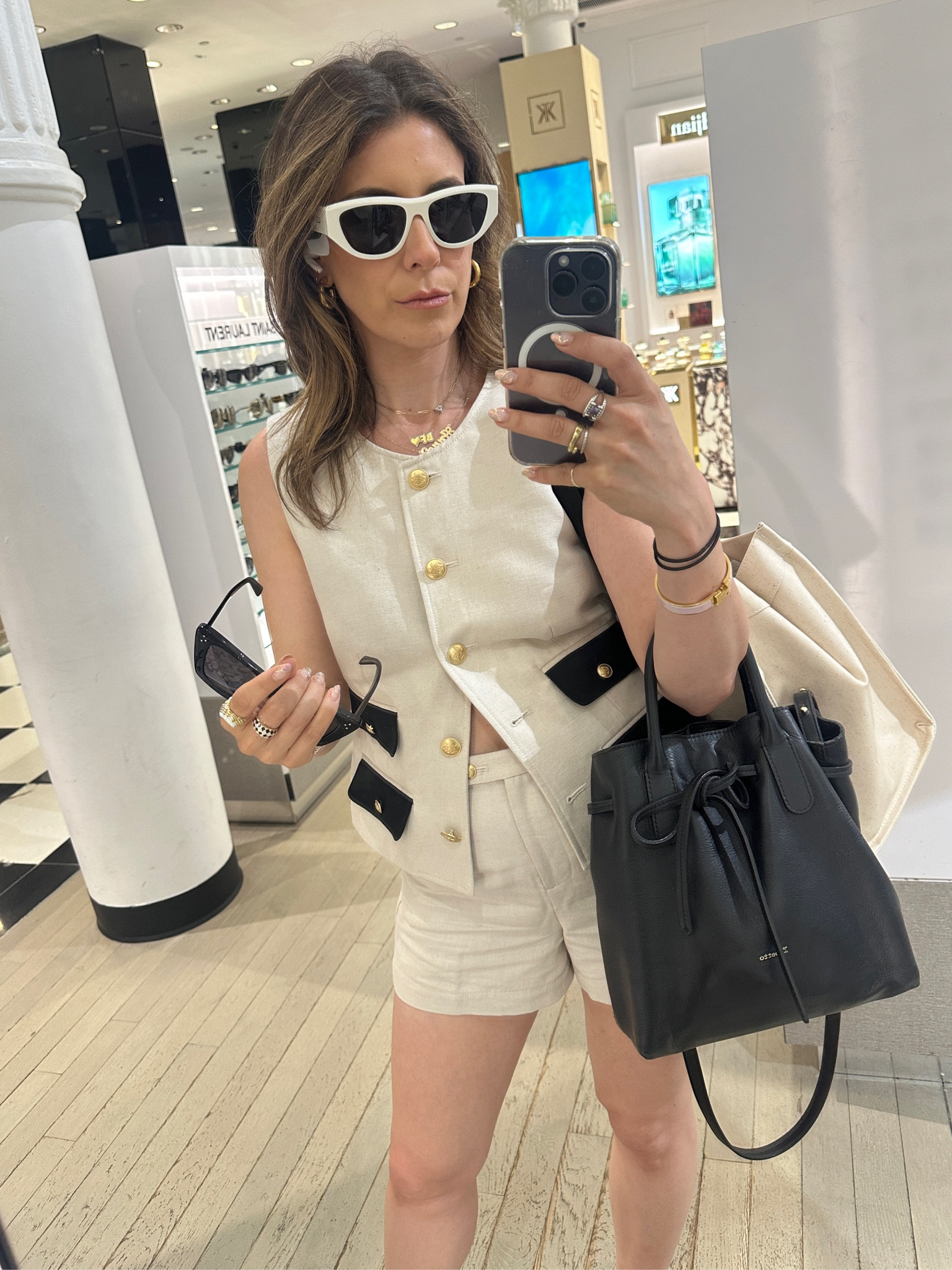 She’s so upper east side😎💃🏻

#LTKSeasonal #LTKWorkwear #LTKStyleTip