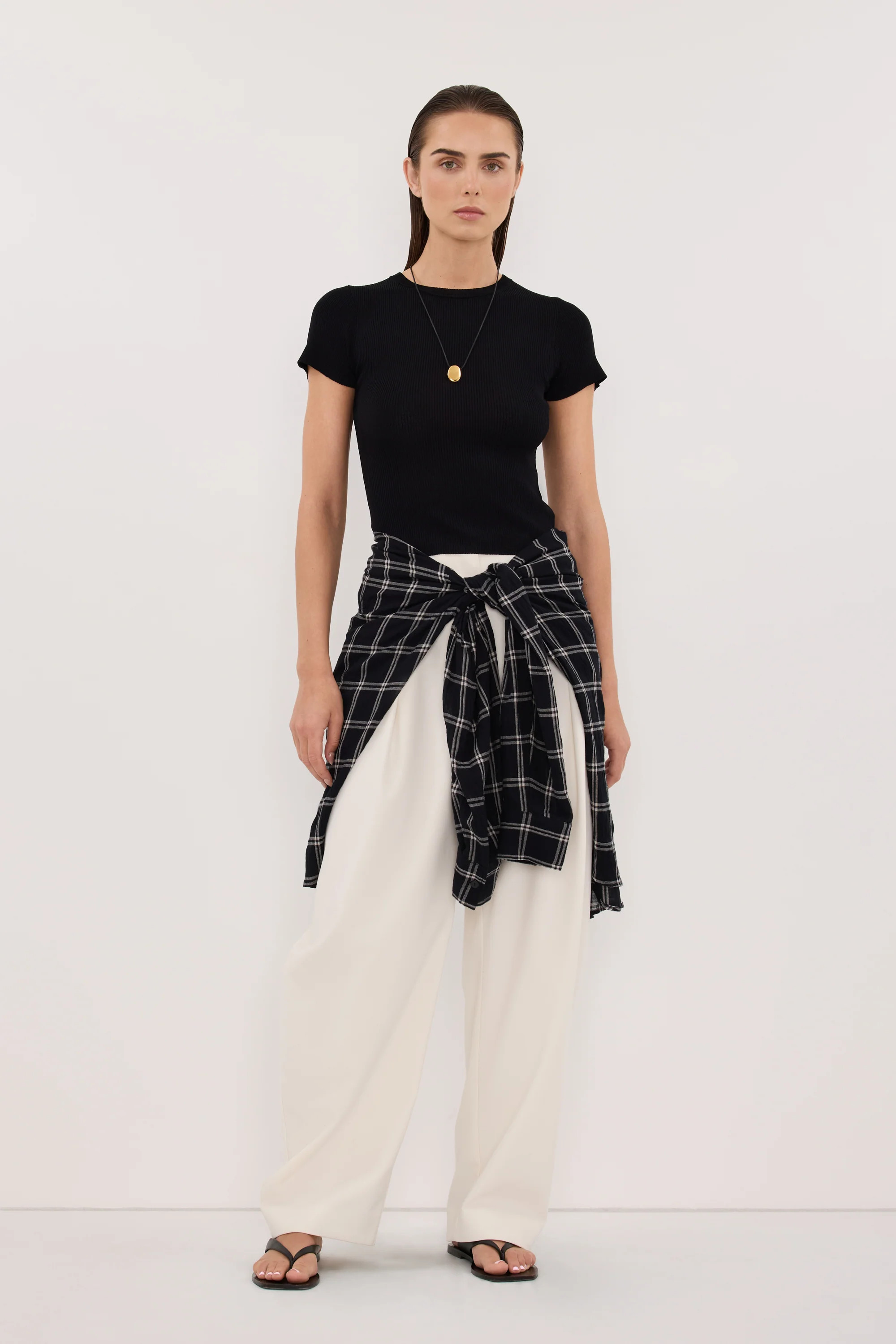 CLO BLACK RIBBED BABY TEE | DISSH