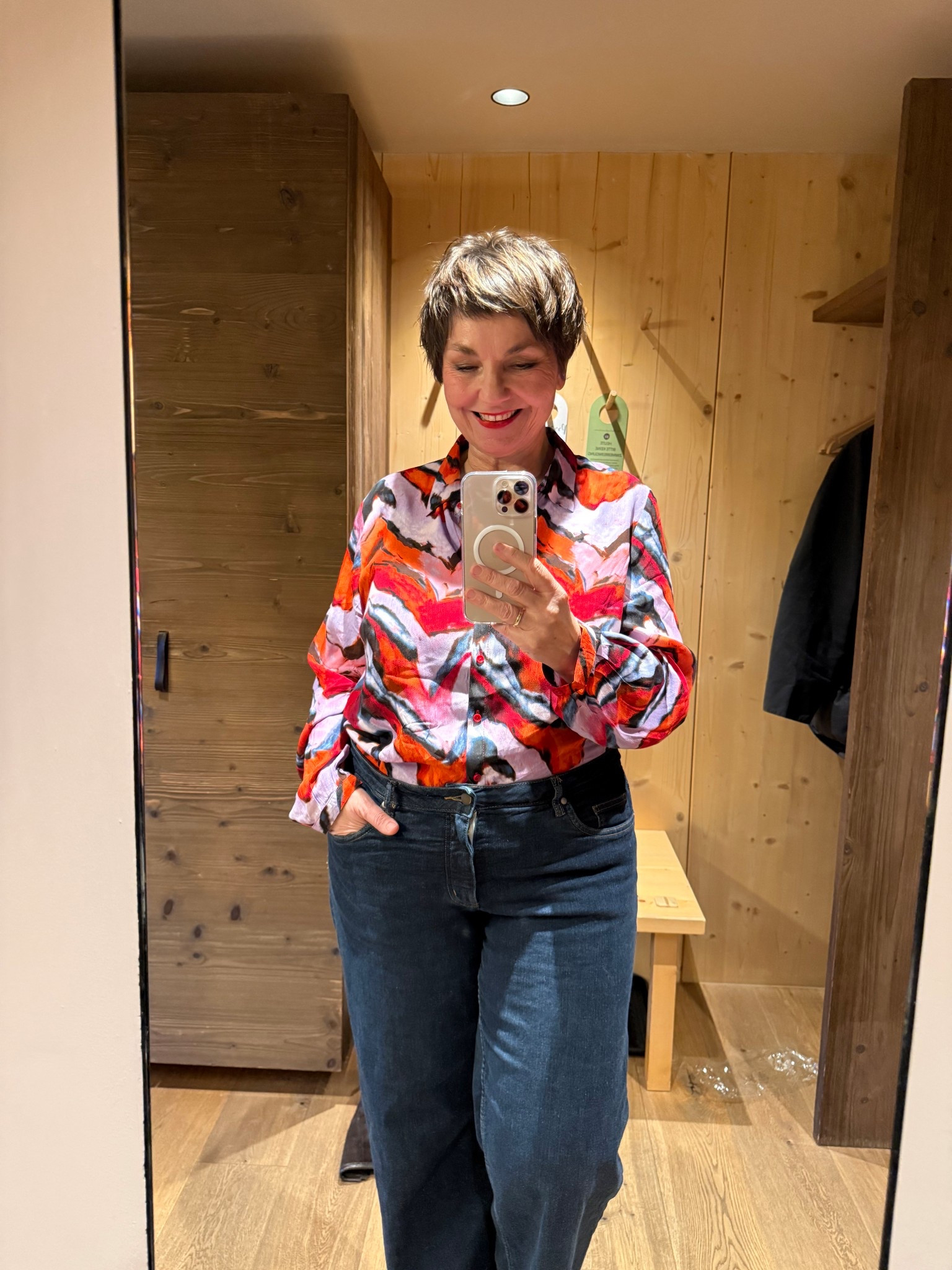 Aktuelle Lieblingsjeans plus Lieblingsbluse ❤️🧡🩷

#LTKmidsize #LTKdeutschland #LTKü50