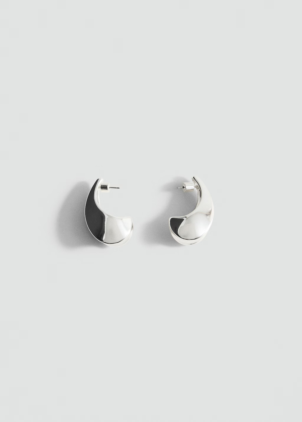 Volume hoop earrings - Women | MANGO USA | Mango (US/MX/AU)