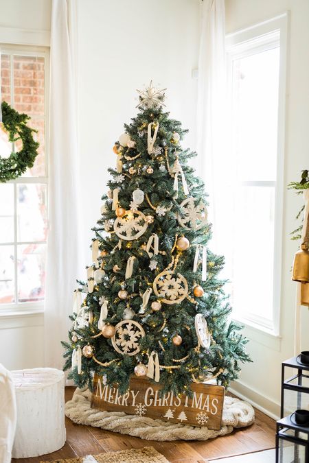 Holiday decor // Christmas decor // Home decor // Christmas tree // Greenery // Living room 

#LTKhome #LTKSeasonal #LTKHoliday