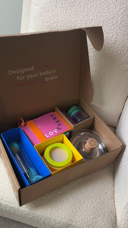 Lovevery 9-10 month play kit / wooden baby toys 