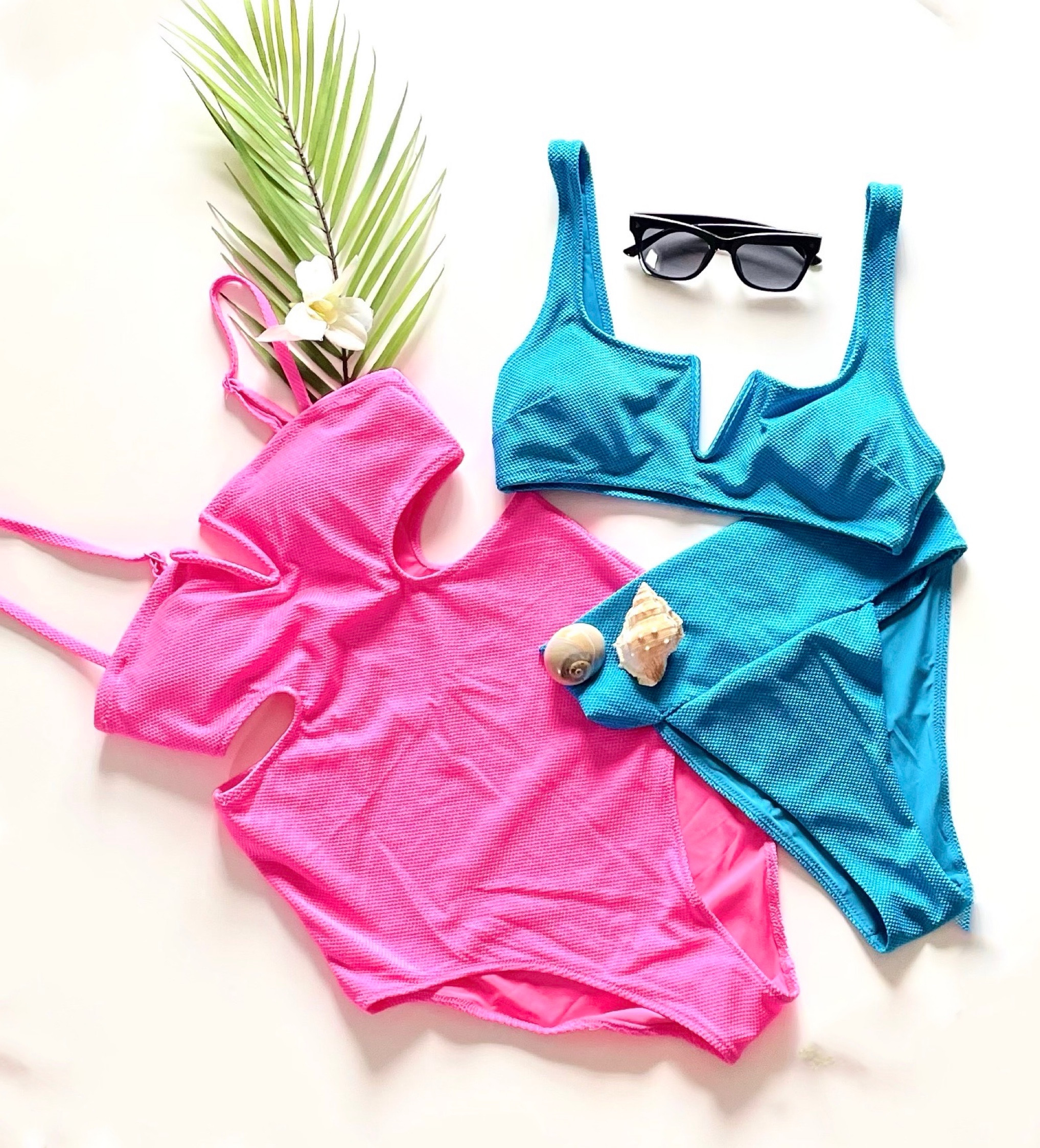 Hot girl summer 
Swimsuits now on sale @aerie

#swimsuitseason #swimsuitsale #vibrantcolours #hotpinkswimsuit #turquiosebikini 
