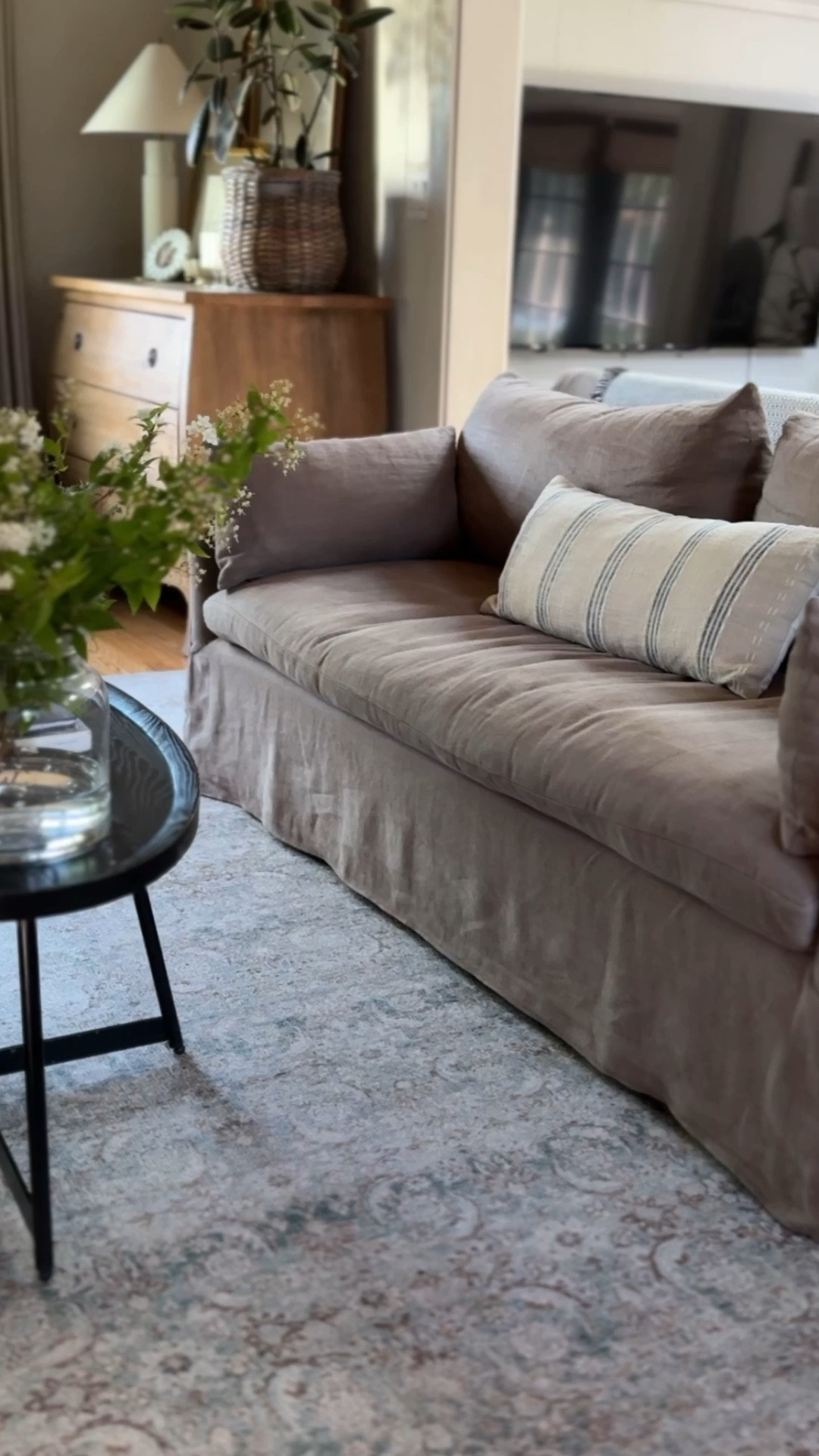 #AD The Wimberly rug in Sky/Copper (WYM-05) from the #JoannaGainesxLoloi collab, is everything I didn’t know my coastal-inspired sitting room needed: earthy tones, cozy vibes, and an instant dose of elevated charm. Check out a few other rugs from the collection beloww




#LTKHome