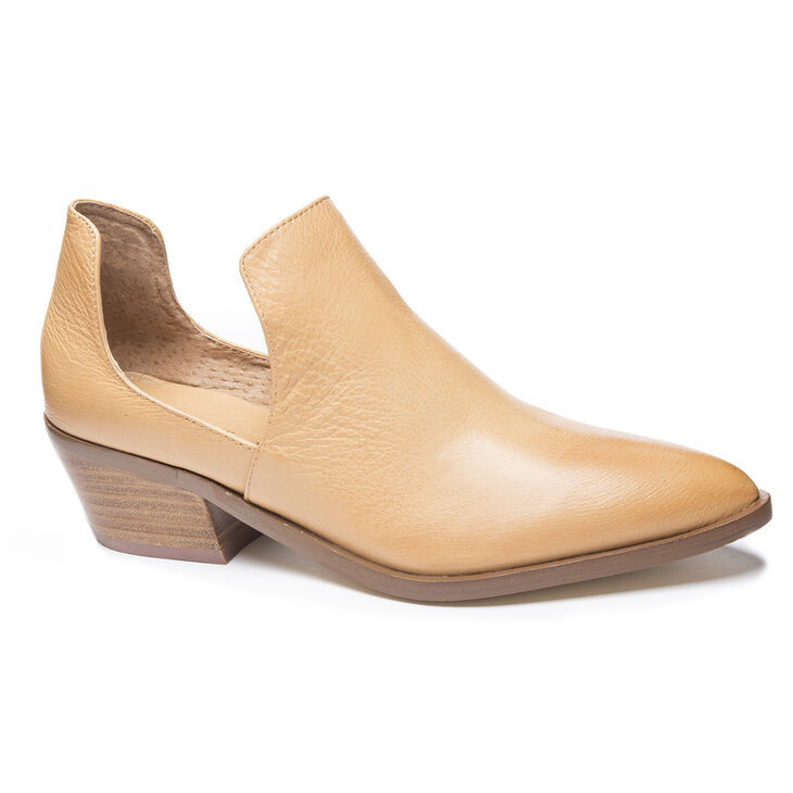 Chinese Laundry Focus Boots in Natural Size 5.0 | Chinese Laundry