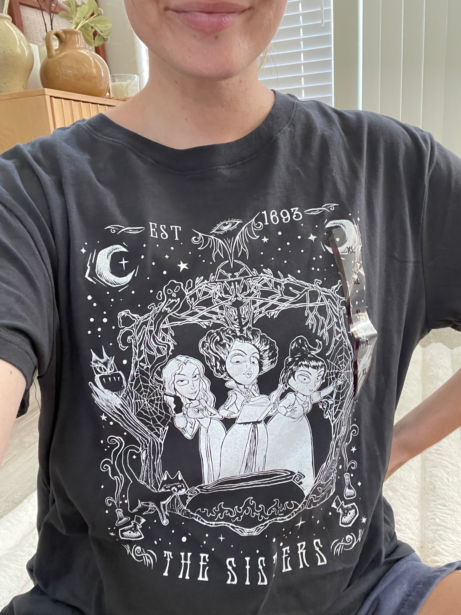 Graphic tee 
Halloween tee


#LTKSeasonal #LTKFind #LTKstyletip