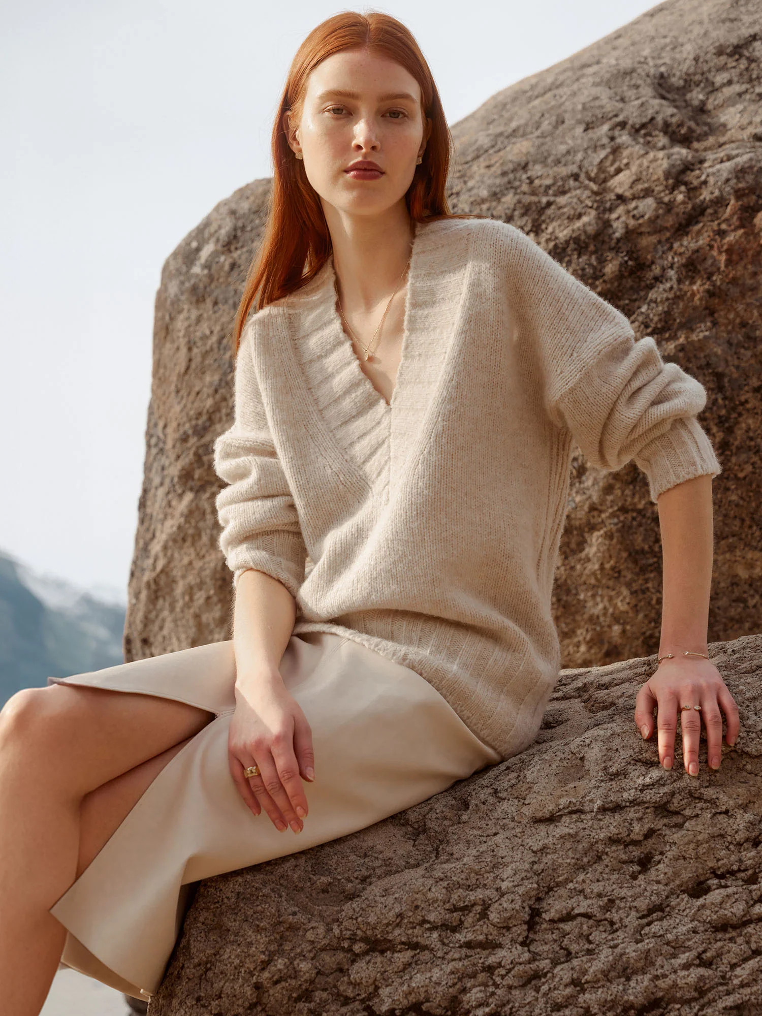 Women's Emme V Neck Sweater in Oyster Blush | Brochu Walker | Brochu Walker