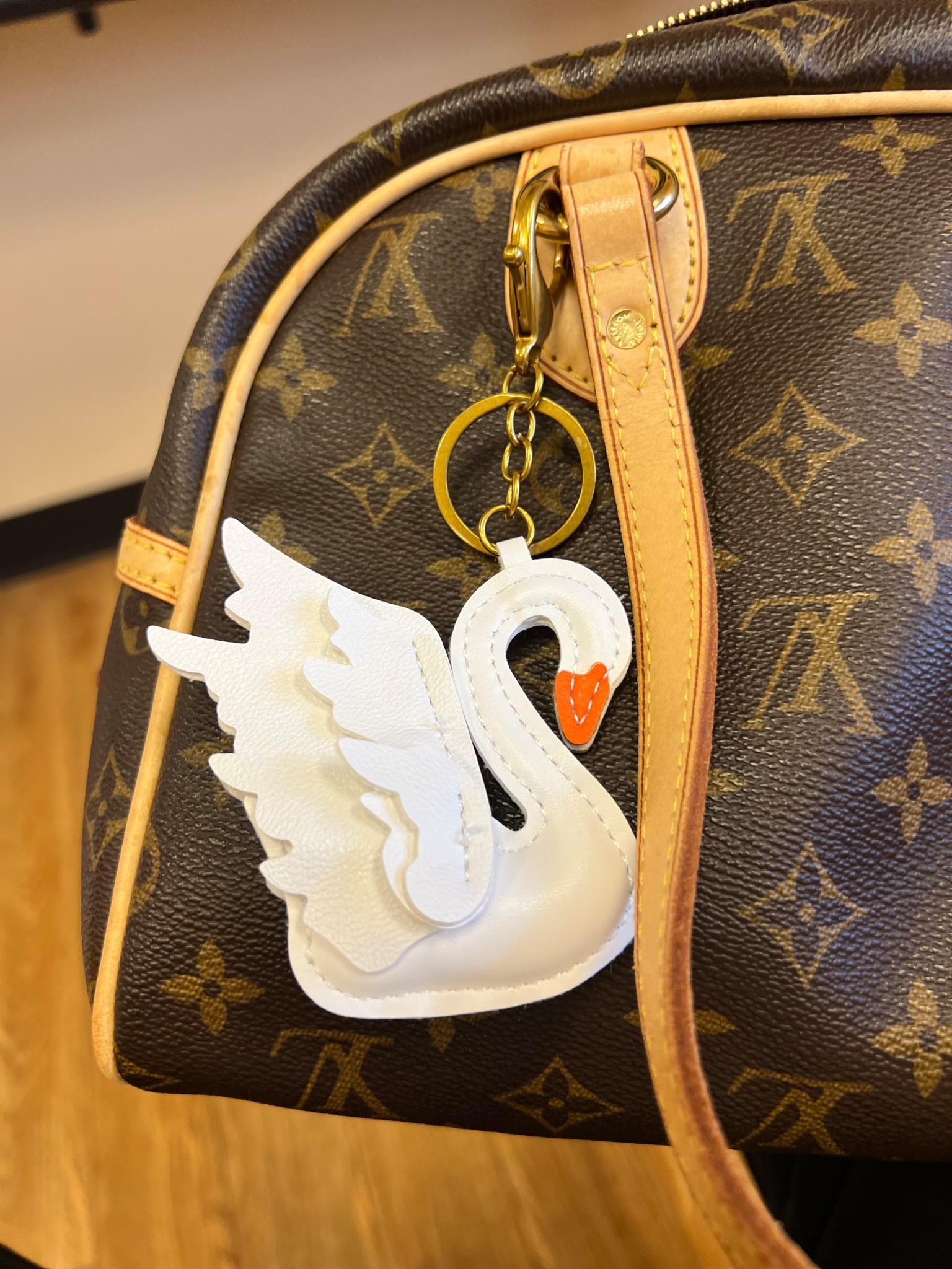The cutest little swan bag charm
Swan
Bag Charm


#LTKootd #LTKTravel