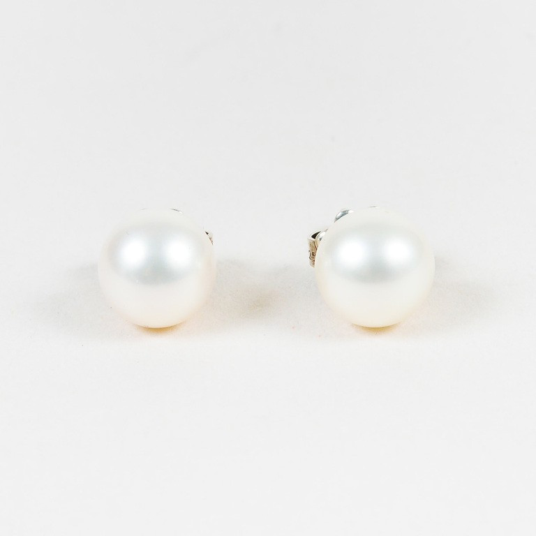 Tiffany & Co. Sterling Silver Cream Pearl Stud Earrings | Luxury Garage Sale