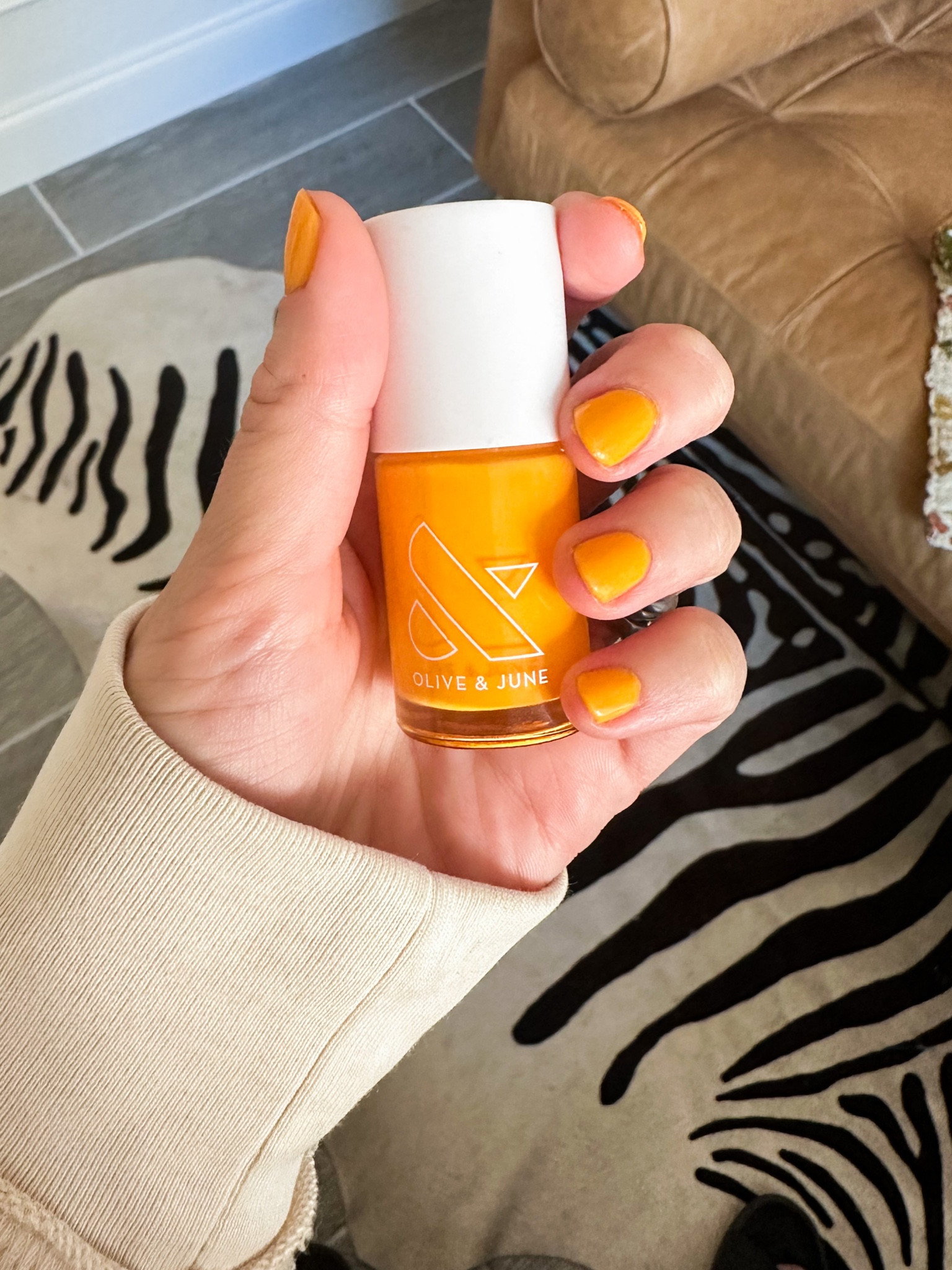 Halloween nails 💅

#manicure #athomenails #athomemanicure #oliveandjune #mani #orangenailpolish #orangenails #oliveyourmani 

#LTKbeauty #LTKSeasonal #LTKHalloween