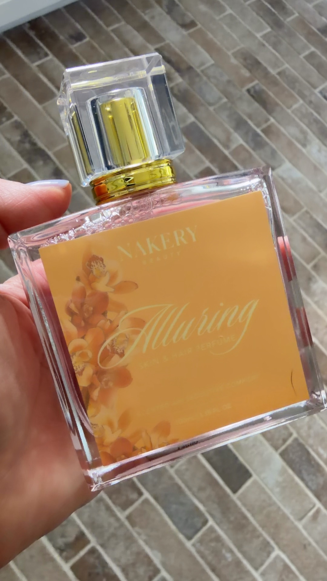 Looking for a new scent?  This is fantastic.  It’s a little sweet (not a lot), a little spicy and a little sexy.   
They also have one that smells like a beach summer in a bottle.

#LTKBeauty #LTKOver40
