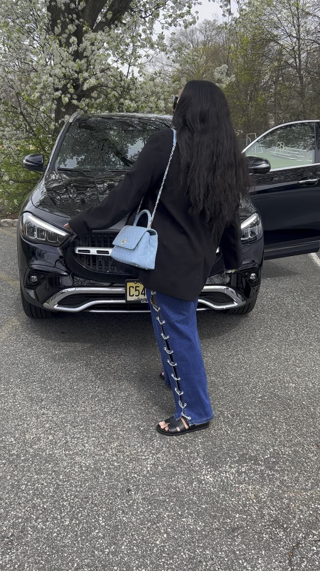 Comfortable jeans with jacket 

#LTKSeasonal #LTKfitness #LTKmidsize