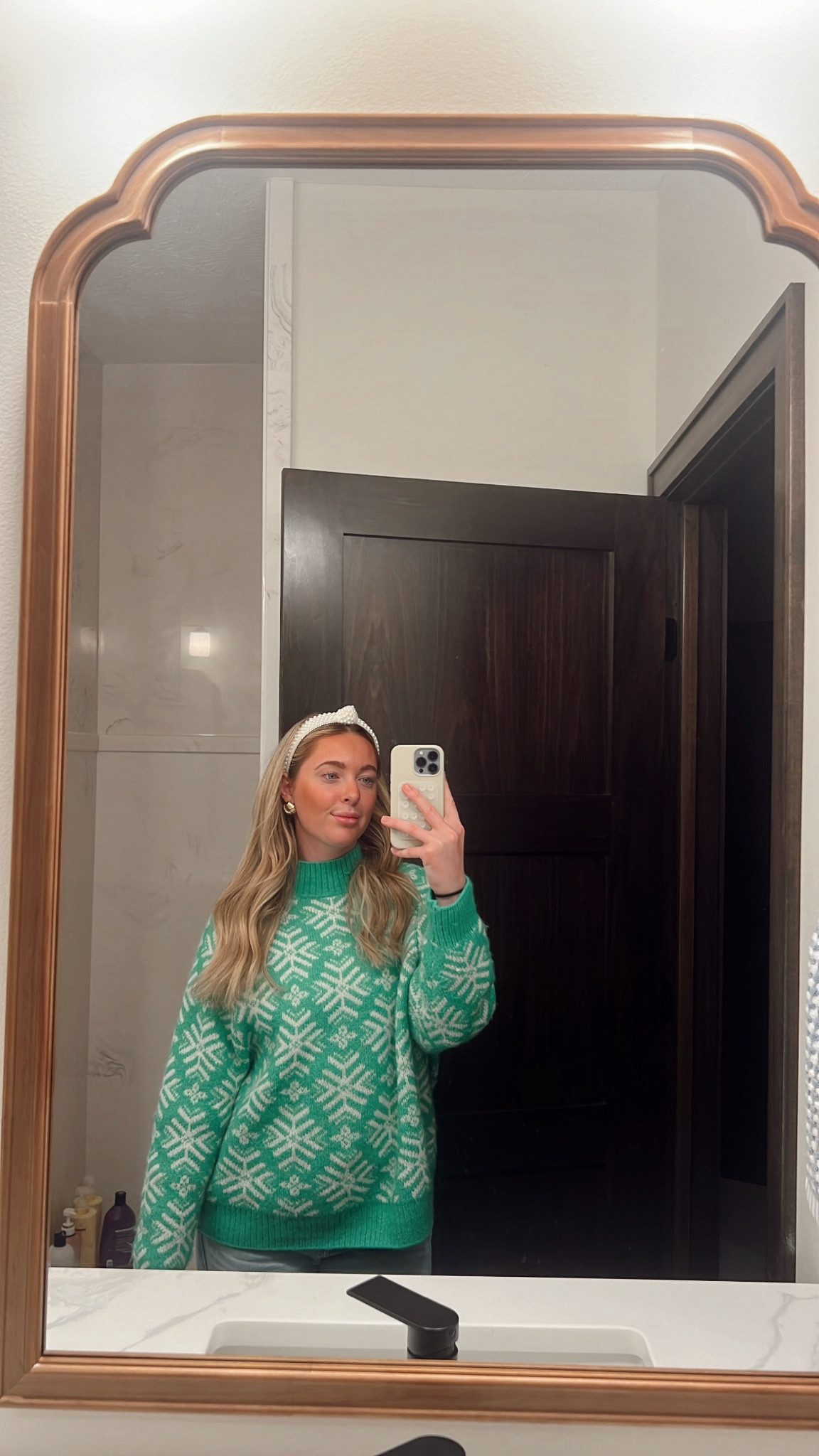 Cozy sweaters all winter long☃️🧣Wearing an xl 

#LTKStyleTip #LTKSeasonal #LTKHoliday