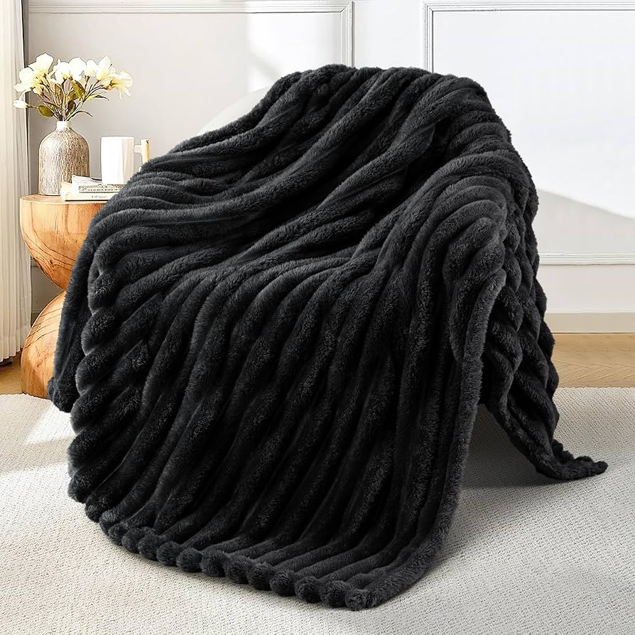 Exclusivo Mezcla Fleece Throw Blanket for Couch, Super Soft Striped Jacquard Bed Blanket, Lightwe... | Amazon (US)
