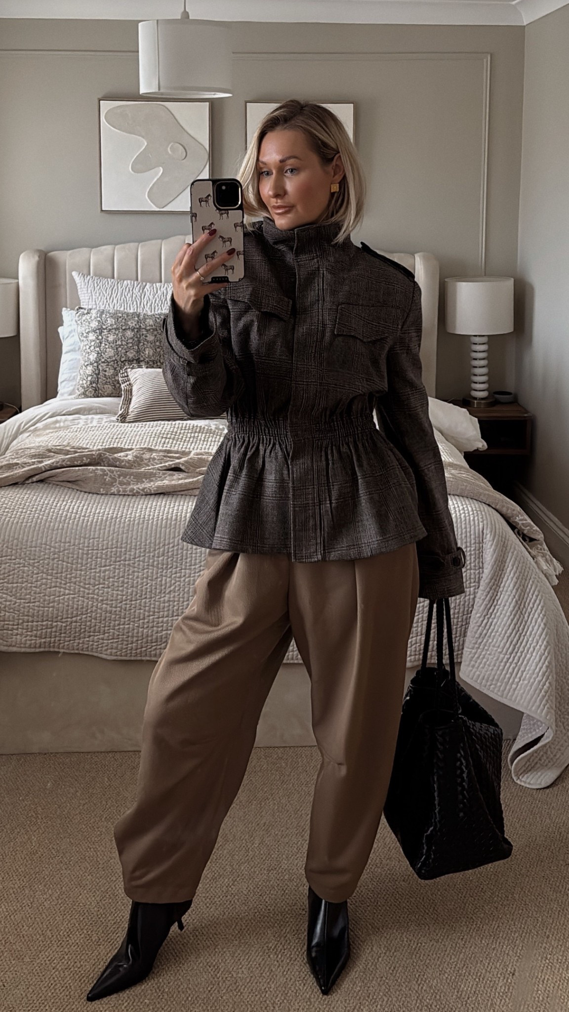 Outfit of the day, this blazer is the definition of power dressing 

Zara , autumn outfits, check print, heritage, trench coat, balloon trousers 

#LTKautumn #LTKstyletip #LTKwinter