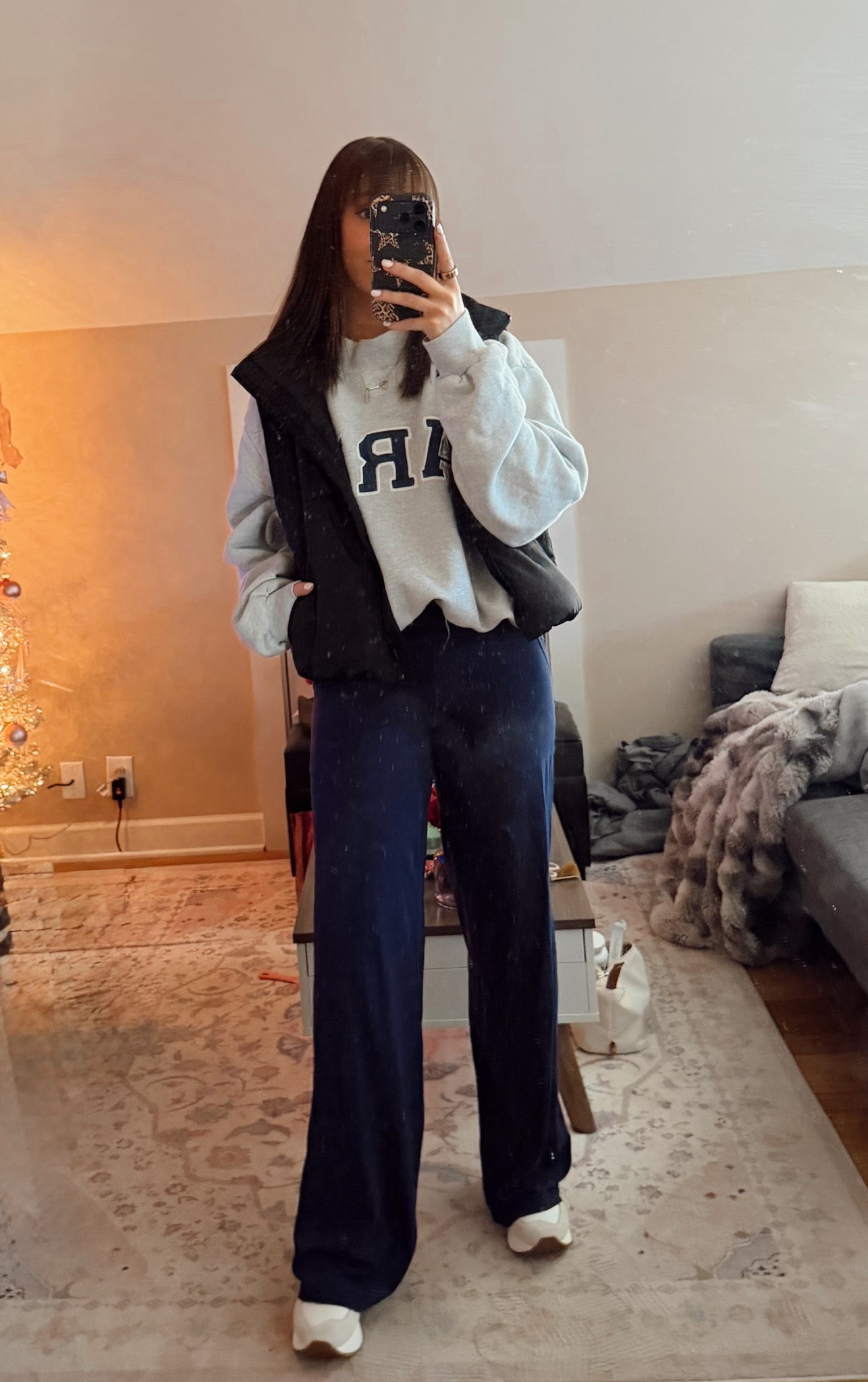 Top: l/xl 
Vest: m 
Pants: s



#LTKHoliday #LTKGiftGuide #LTKootd