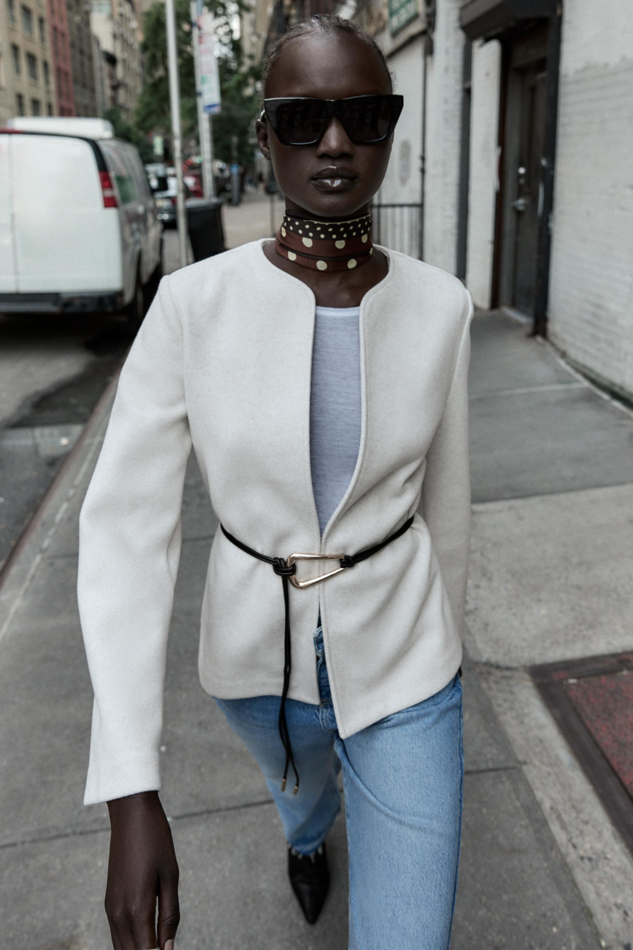 BLAZER MIT RUNDAUSSCHNITT UND GÜRTEL | Zara DE