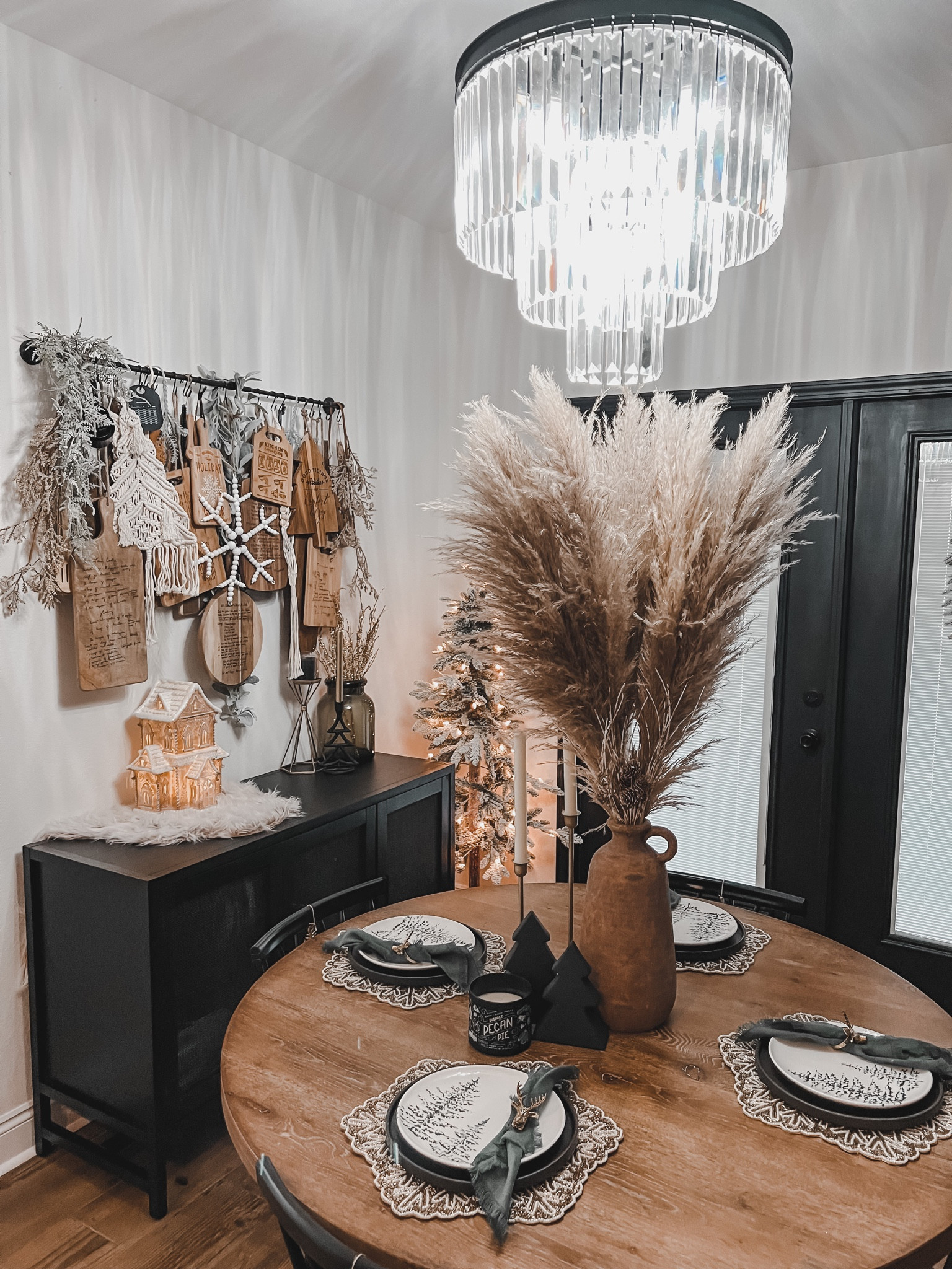 Dining room Christmas magic ❄️ #kirklands #homegoods #target 

#LTKhome #LTKHoliday #LTKSeasonal