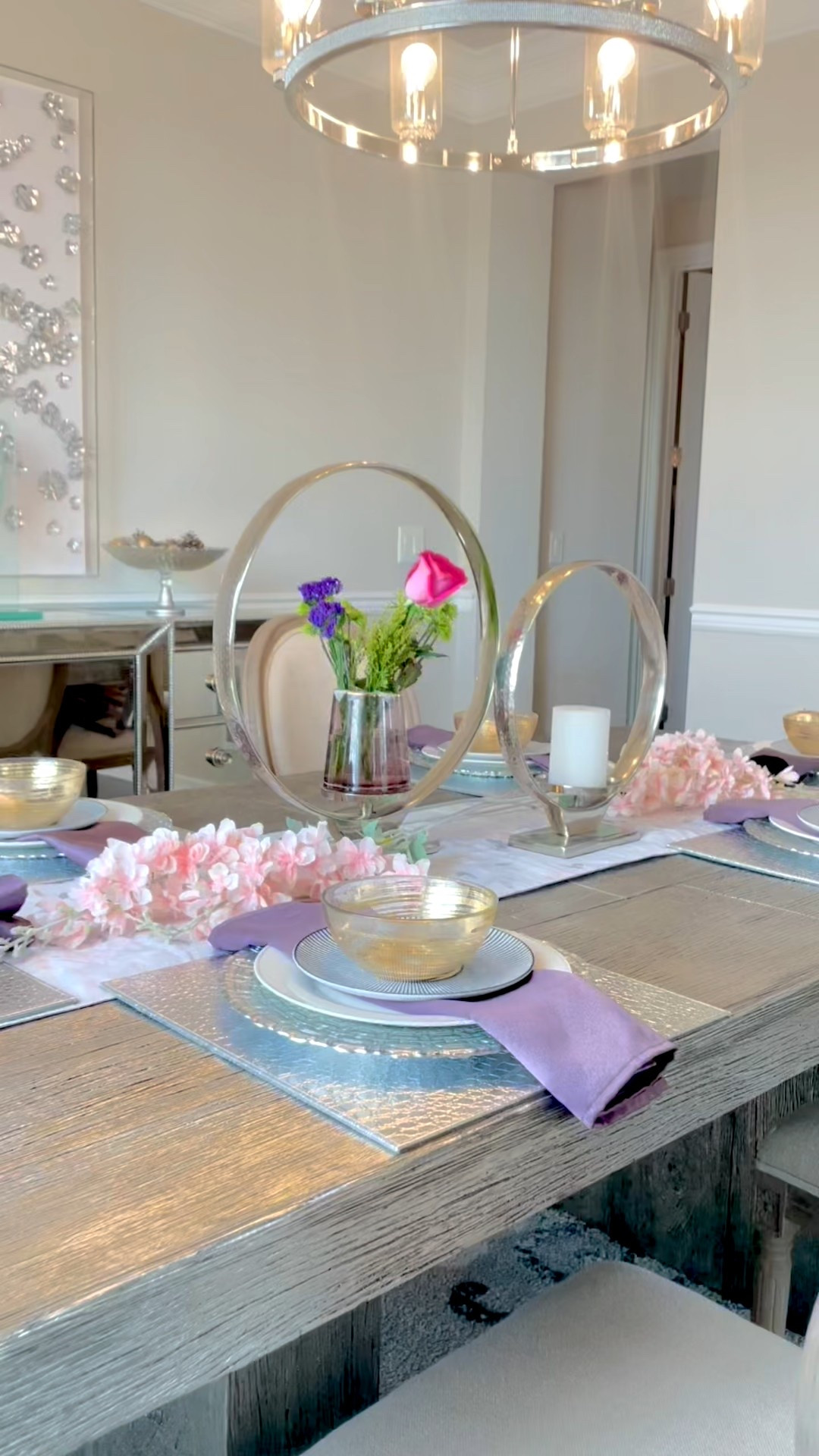 Spring Tablescape



#LTKHome #LTKdayinmylife #LTKSeasonal