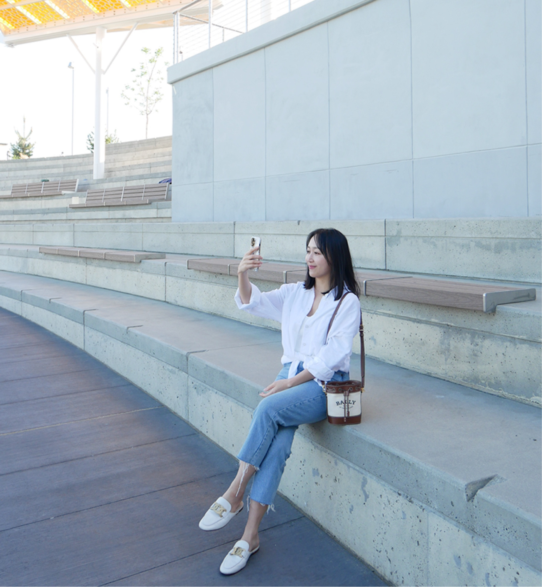 Tod's Kate鏈條拖鞋定價優勢+額外75折
折扣後$449.25, 官網定價$790 = 56折! 
好走百搭, 是我blog裡出場率最高的鞋子之一
有白色跟黑色可選, 可以買大後腳跟比較不會跑出去


#LTKsalealert #LTKAsia #LTKshoecrush