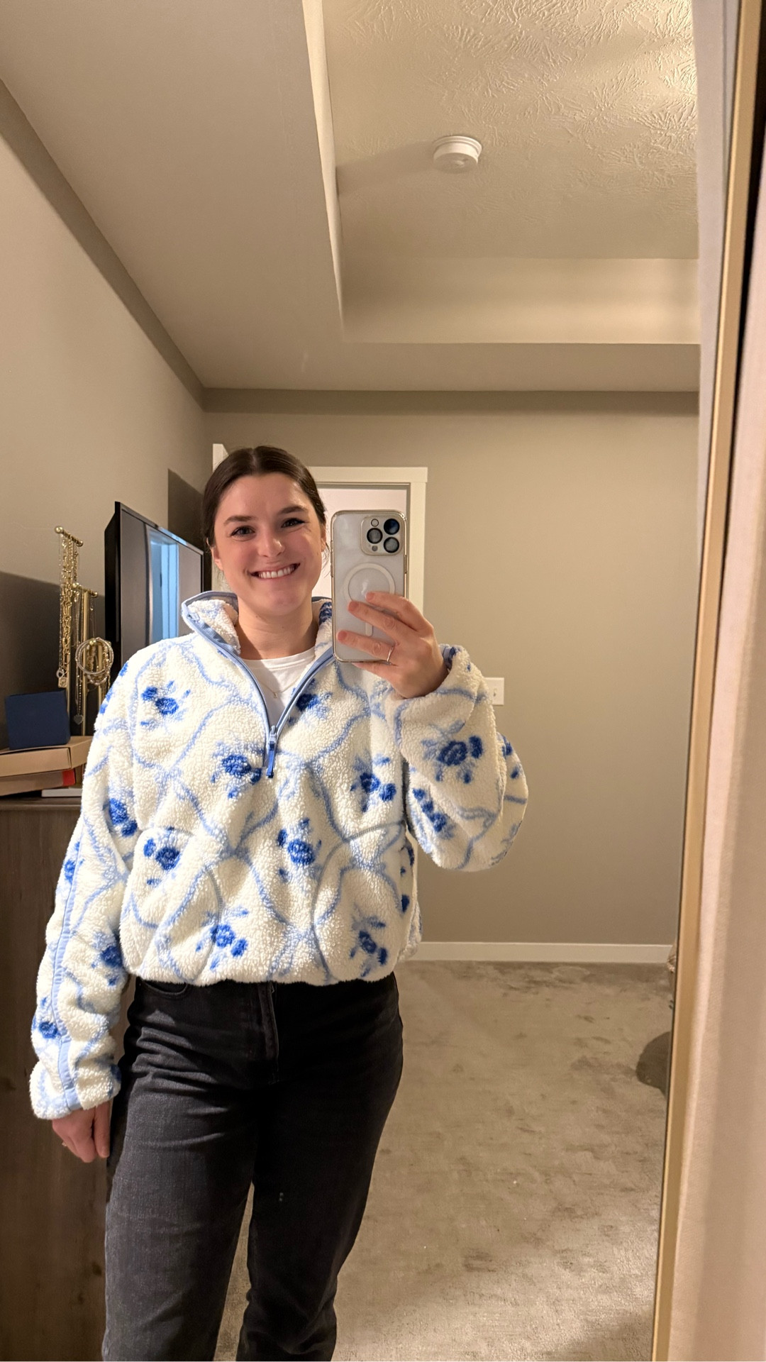 The bows on this fleece are so cute! I have it in pink too!

I sized up one to a small so that it’s a little longer, but it does fit true to size. I probably should have stuck with my normal Xs. It is a cropped fit

Winter outfit, teacher outfit, casual outfit, old navy finds 

#LTKFindsUnder50 #LTKFindsUnder100 #LTKootd