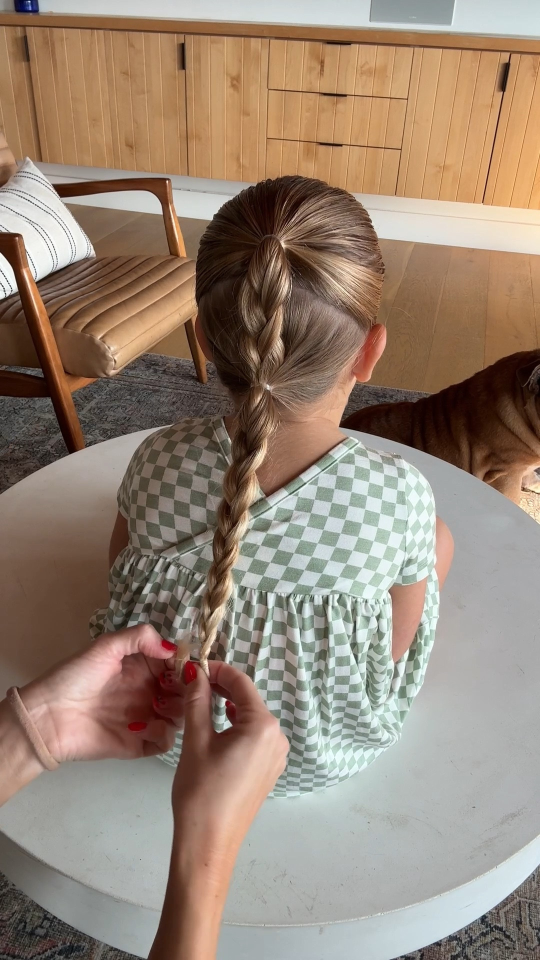 Quick hairstyle and cute dress 