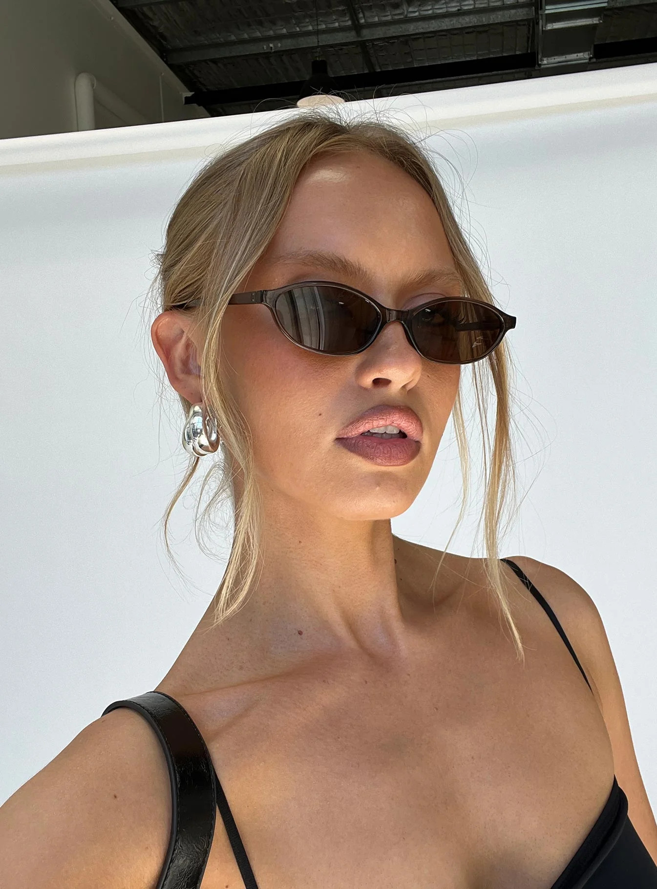 Wonderful World Sunglasses Brown | Princess Polly AU