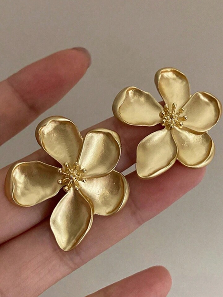 1pair Exaggerated European & American Style Metal Flower Stud Earrings For Women's Daily Wear | SHEIN