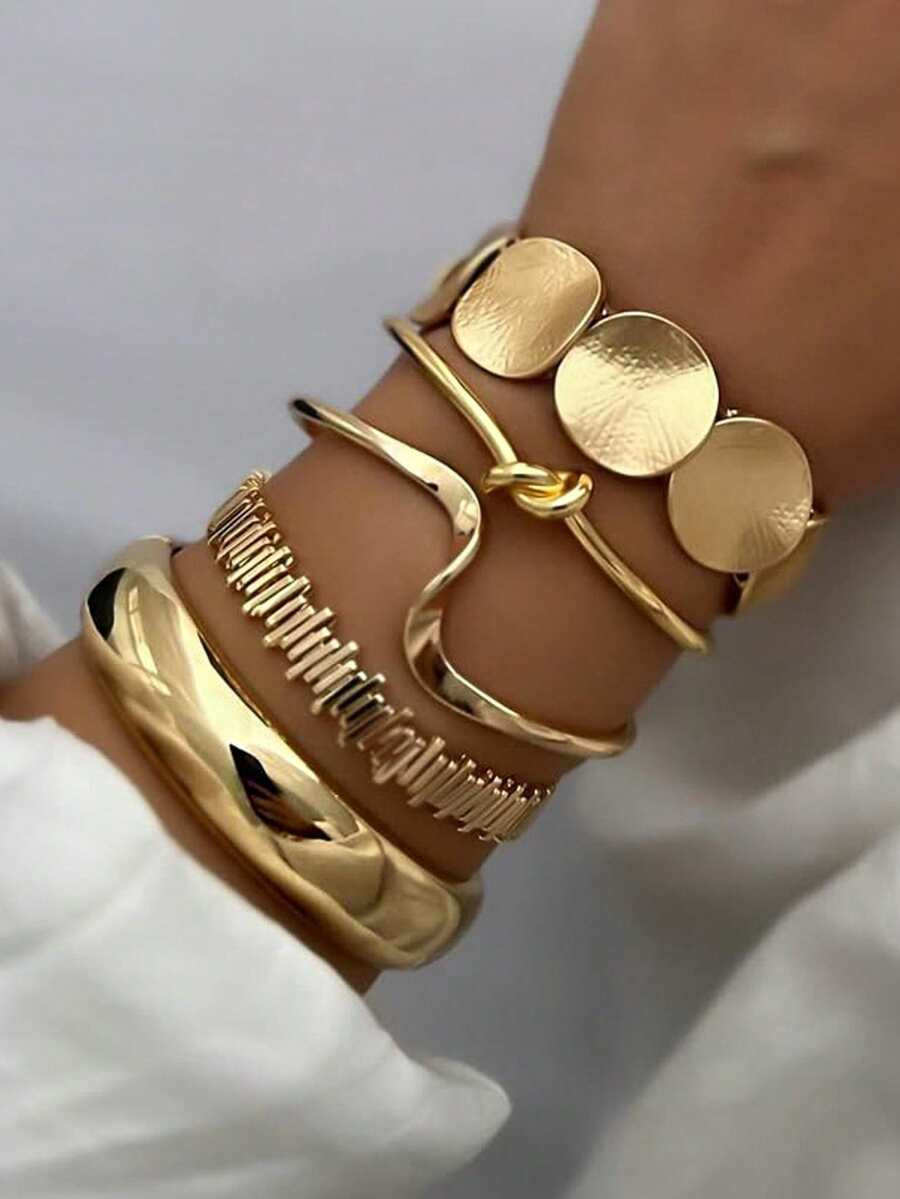 Set de 5 piezas de brazaletes anchos de metal dorado con diseño geométrico exagerado y vintage, adecuado para uso diario y como regalo | SHEIN