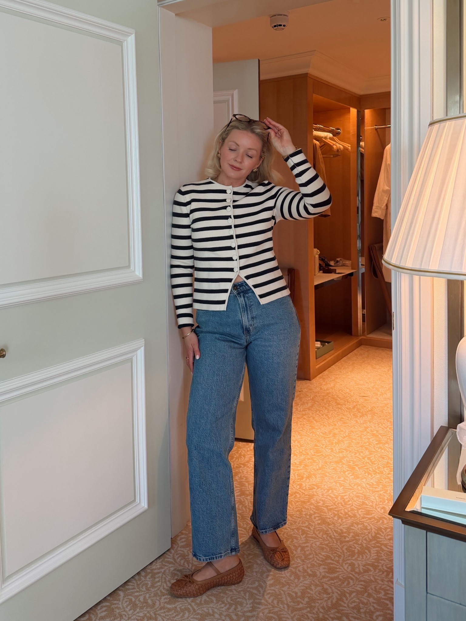 @abercrombie vintage straight jeans - size w28 medium wash 
Cardigan - size S 
@Mint Velvet Shoes - true to size 