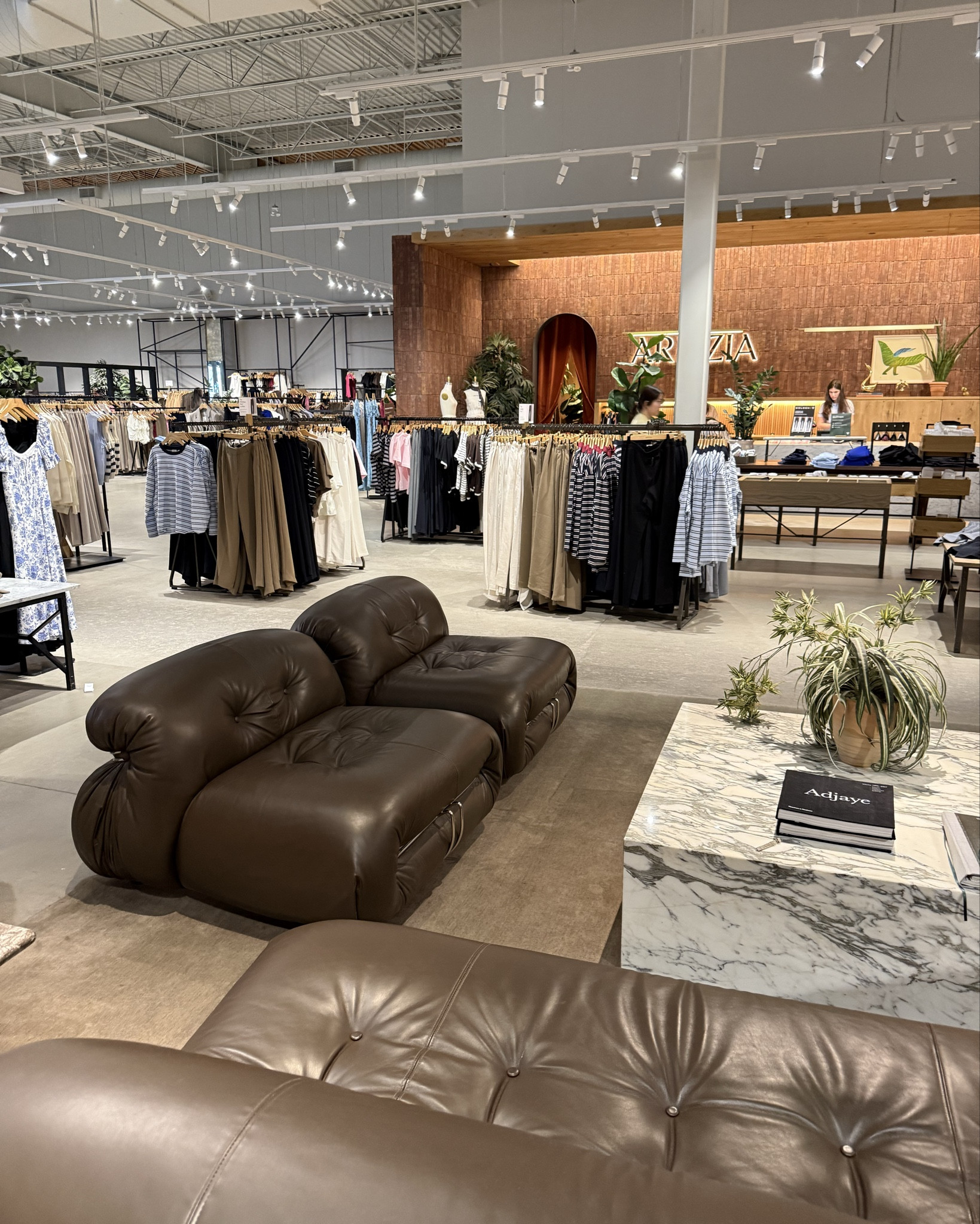 Aritzia…you did it to me again!
So many amazing finds. I love the quality and the styles. The pant, tops, the dresses 10/10 the blouse’s…perfection!

#LTKover50style #LTKmidsize