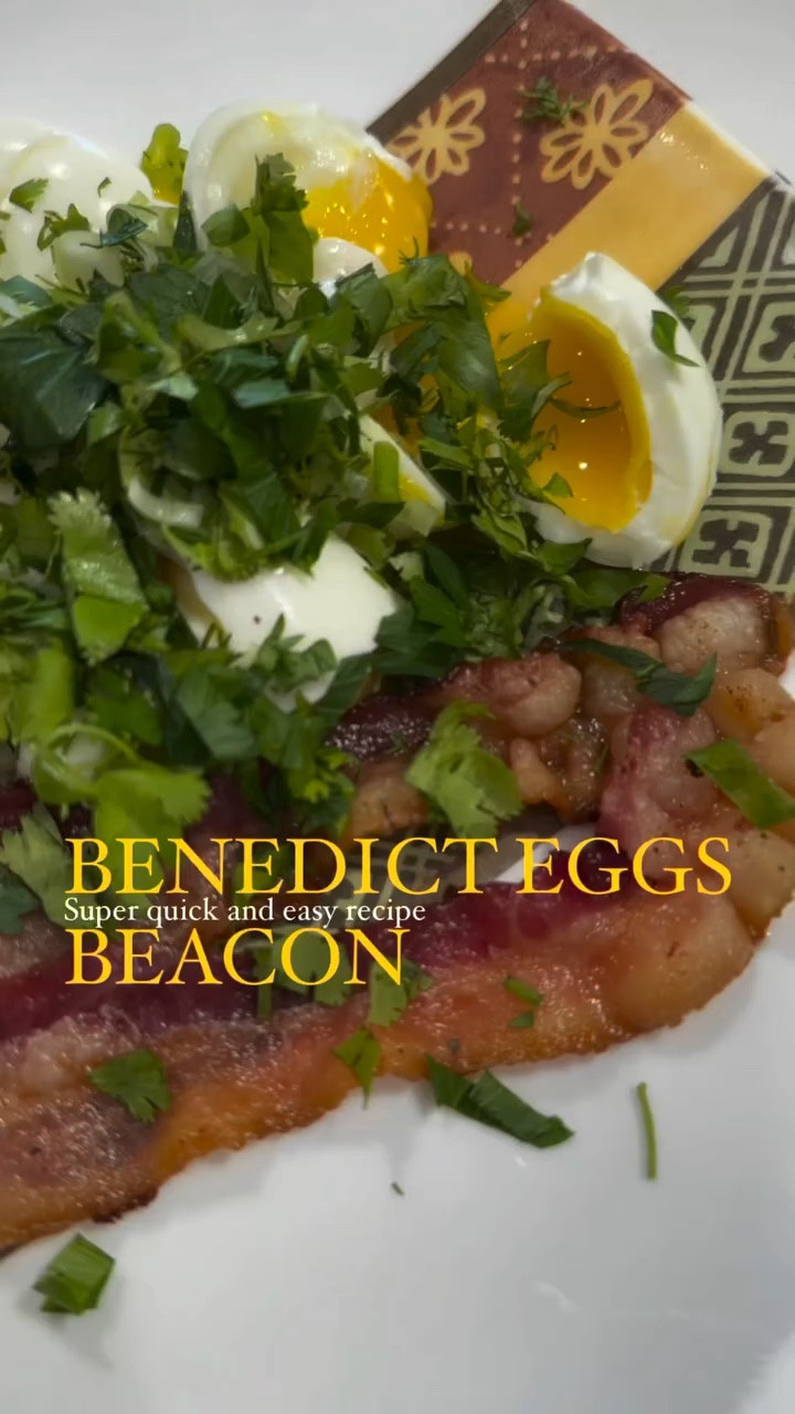 🧡✨💯Luxury hotel eggs Benedict and beacon? Easy! Cook couple slices of beacon at medium heat. I like medium rare, but some people prefer well done crispy to avoid any potential hazards. Boil eggs - I put eggs in boiling water for two and a half minutes. Then quickly take eggs from the heat and put them under cold water for half a minute. Then peel. Split. Add some mayo. Sprinkle with seasonal greenery. I use home made mix of shallots, chives, cilantro, parsley and dill. Vuala! Serve. Yummy! Do you like eggs benedict? 🌵💯 #eggsbenedict #benedicteggs #glambreakfast #proteinsplash #eggdish