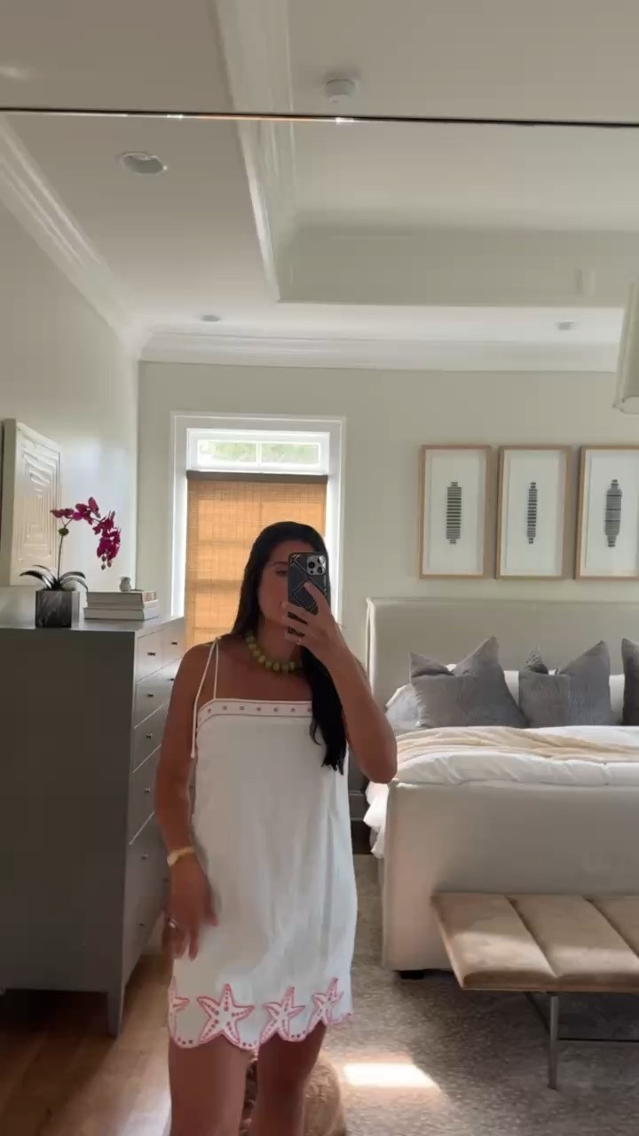 This dress is on sale for $84.99 now! Selling out QUICK!

tts: M

vineyard vines, vineyard vines sale, sale finds, dresses on sale, pink dresses, mini dress, vacay dress, beach cover up, grace white 

 

#LTKgrwm #LTKootd #LTKTravel