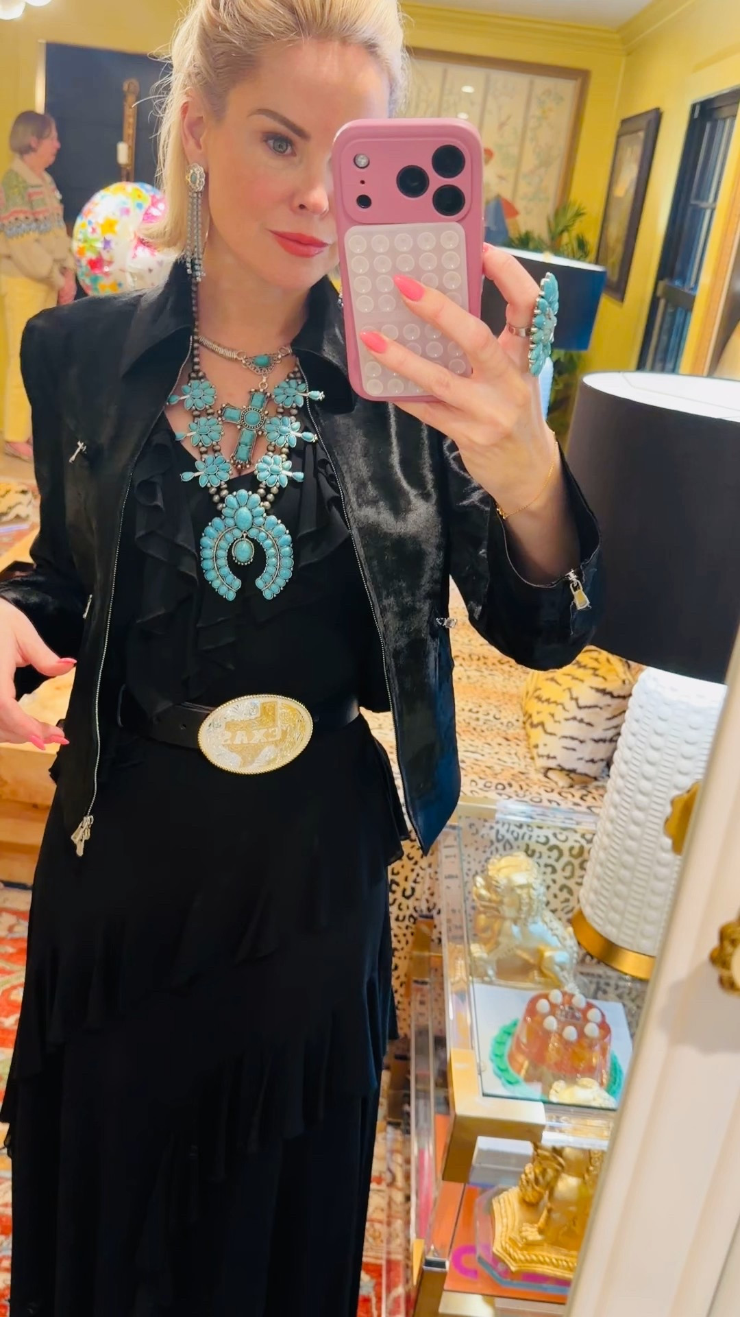 If you need a go-to black dress ThIS IS IT! It has stretch and is actually flattering! I’m in a small (oh and it’s 25% off)

#LTKootd #LTKOver40 #LTKdayinmylife