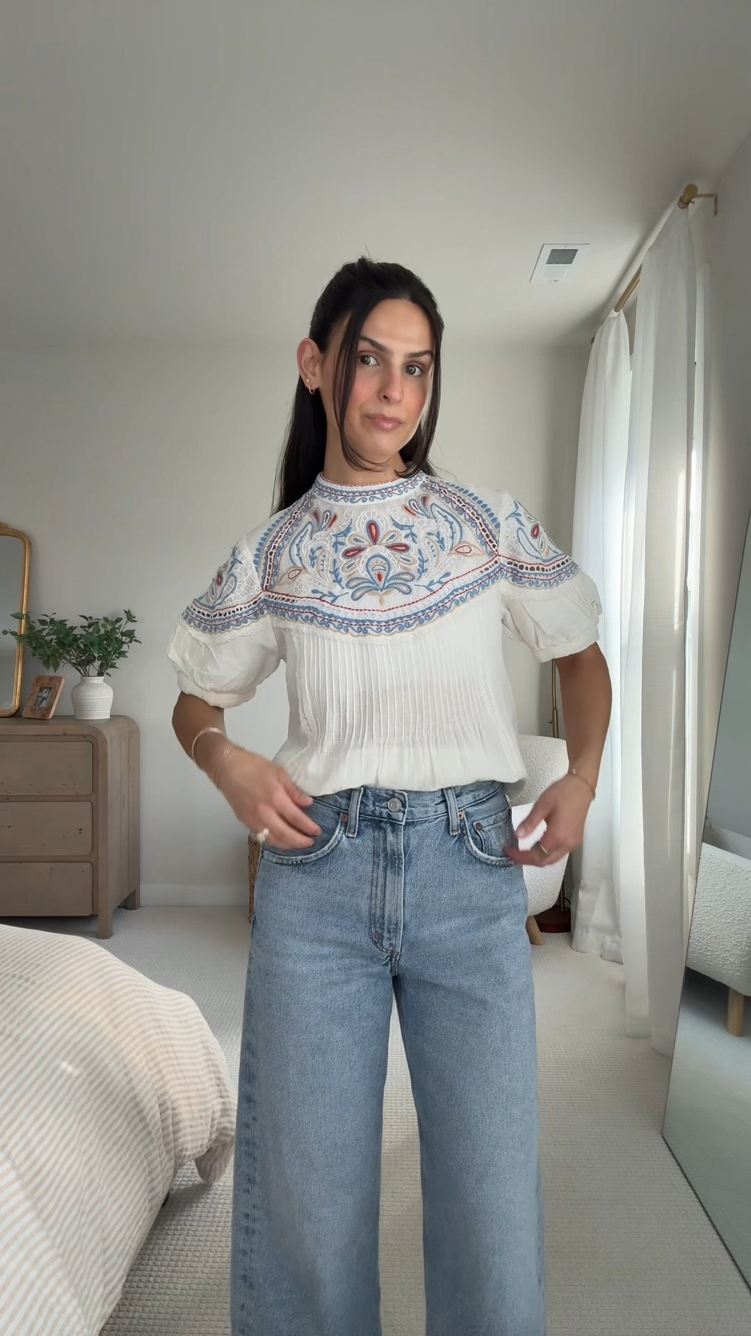 feeling like summer! wearing size XS in top & 24 in bottoms 