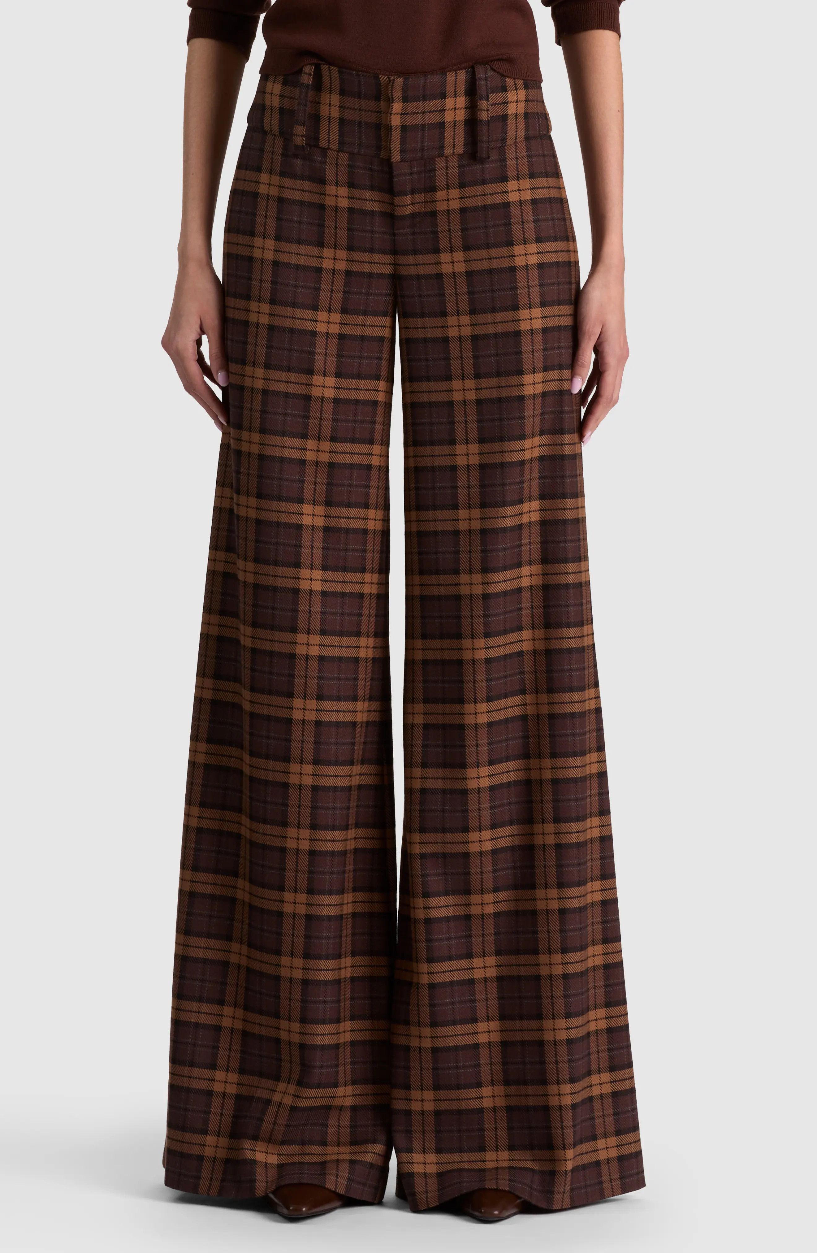 ALICE + OLIVIA Olivia Low Rise Wide Leg Pants in Dark Chocolate/camel at Nordstrom, Size 12 | Nordstrom