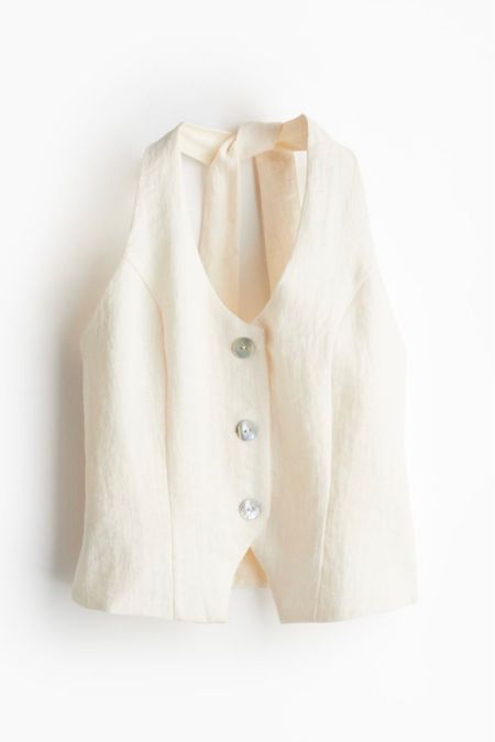 Halter neck linen vest under $20! 

#LTKSeasonal #LTKfindsunder50 #LTKstyletip