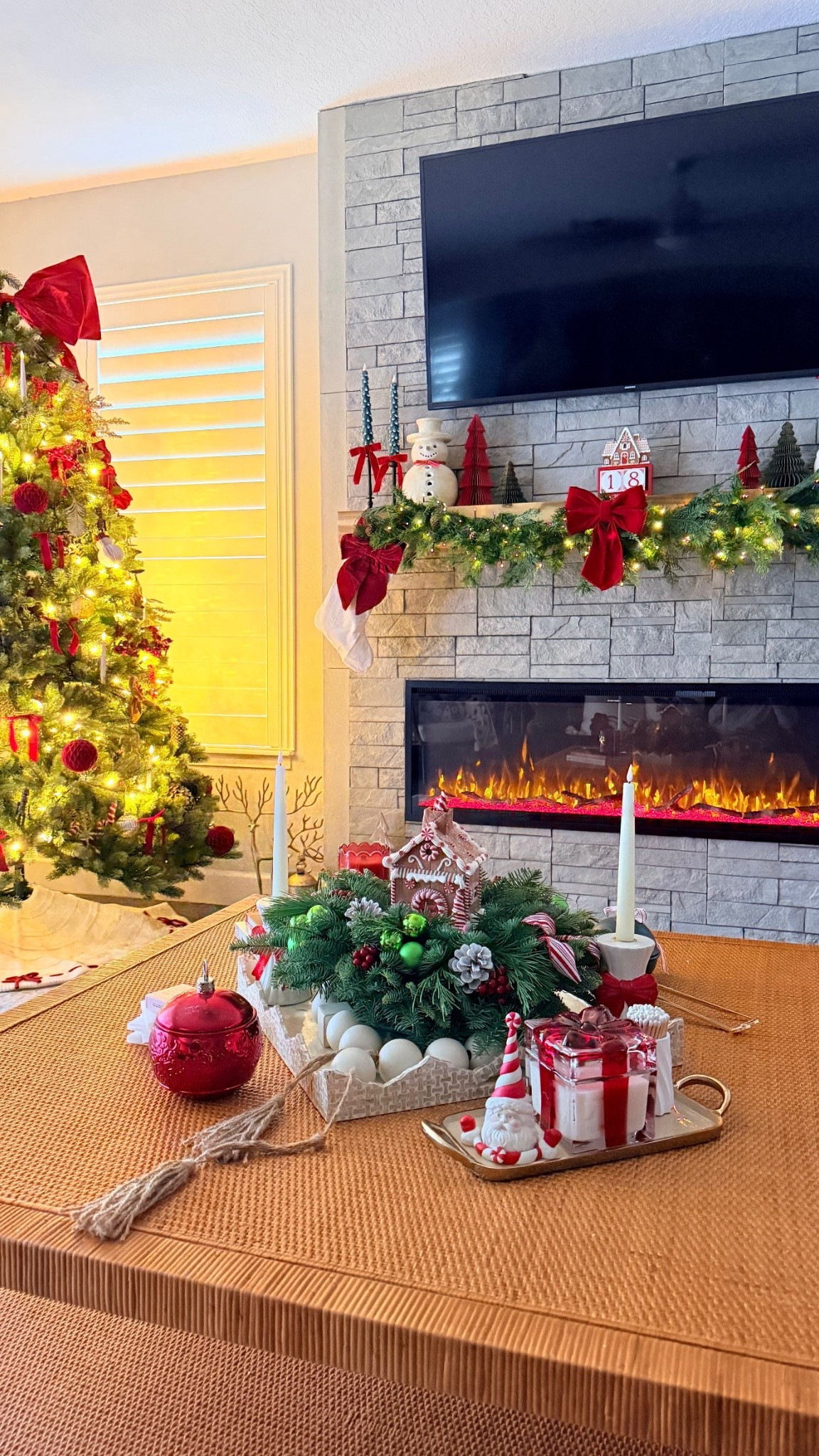 Christmas is magical classic red and green with candy canes and gingerbread make me smile even with my life a mess. I will always come out on top, stronger then I ever knew.. #christmas #christmastree #Christmasdecor #holidaydecor 

#LTKHome #LTKHoliday #LTKSeasonal