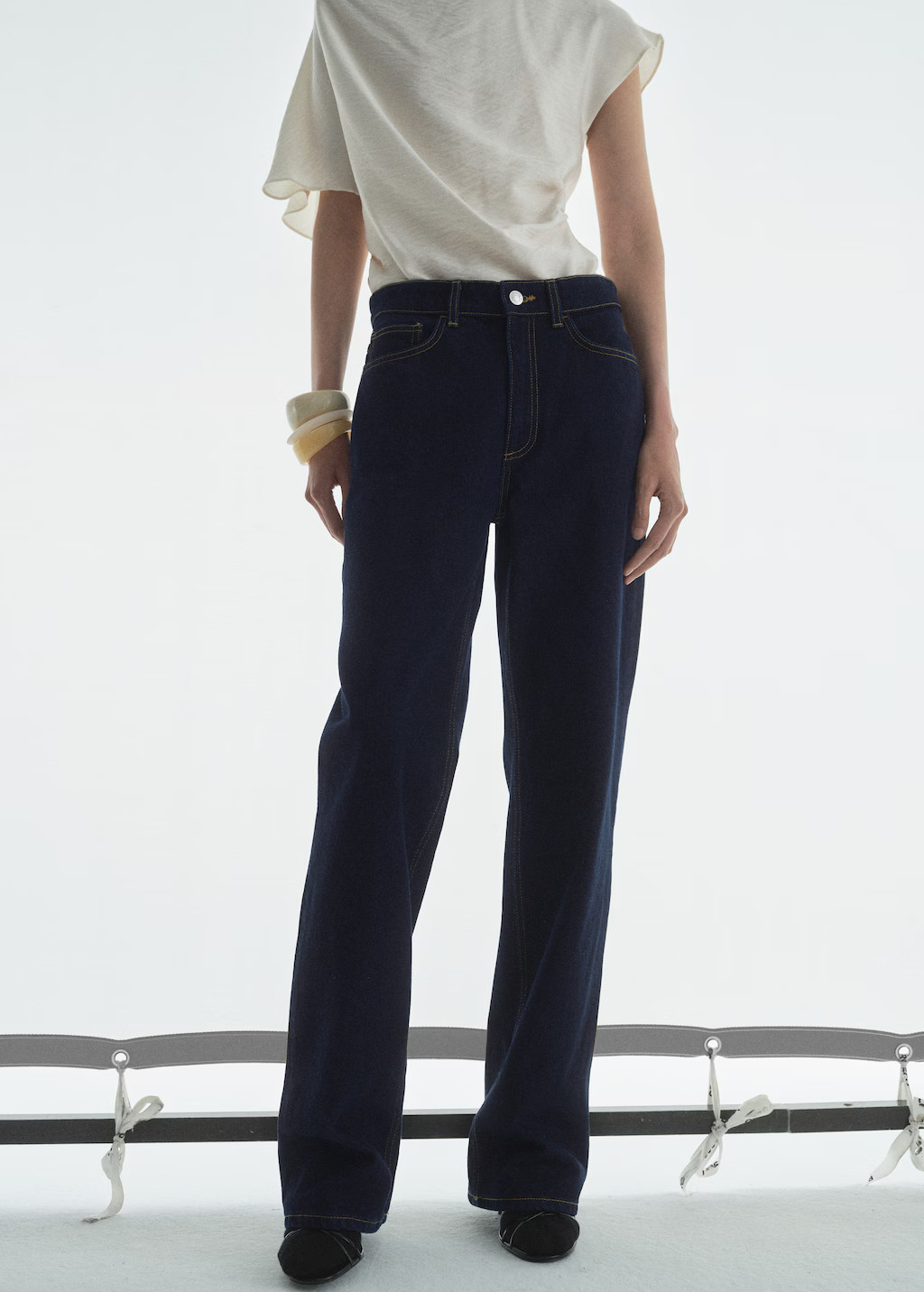 High-waisted straight-fit rinse-wash jeans - Women | MANGO United Kingdom | MANGO (UK)