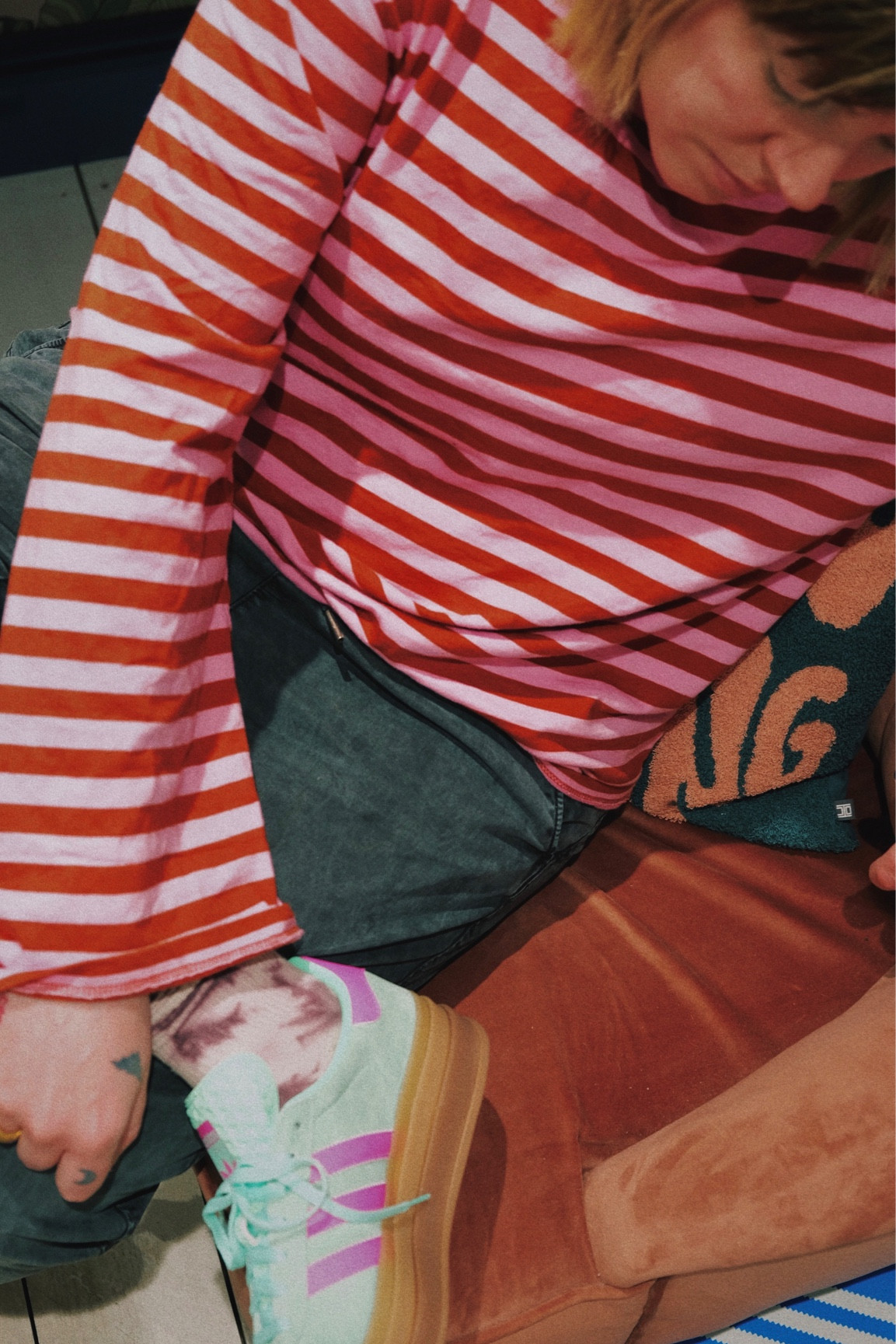 So for the past four weeks since my operation, I’ve basically been wearing jammies or joggers. So as I’m able to move bit more and can go for short walks or to the pub, I decided it’s time to mix it up. I call this outfit, the dog walker 😂 sadly I still can’t hold the lead but it’s a start. Can’t get over how small my boobs are! So happy! Also wanted to start wearing my new kicks! Love them!! 

#LTKshoecrush #LTKunder50 #LTKSeasonal