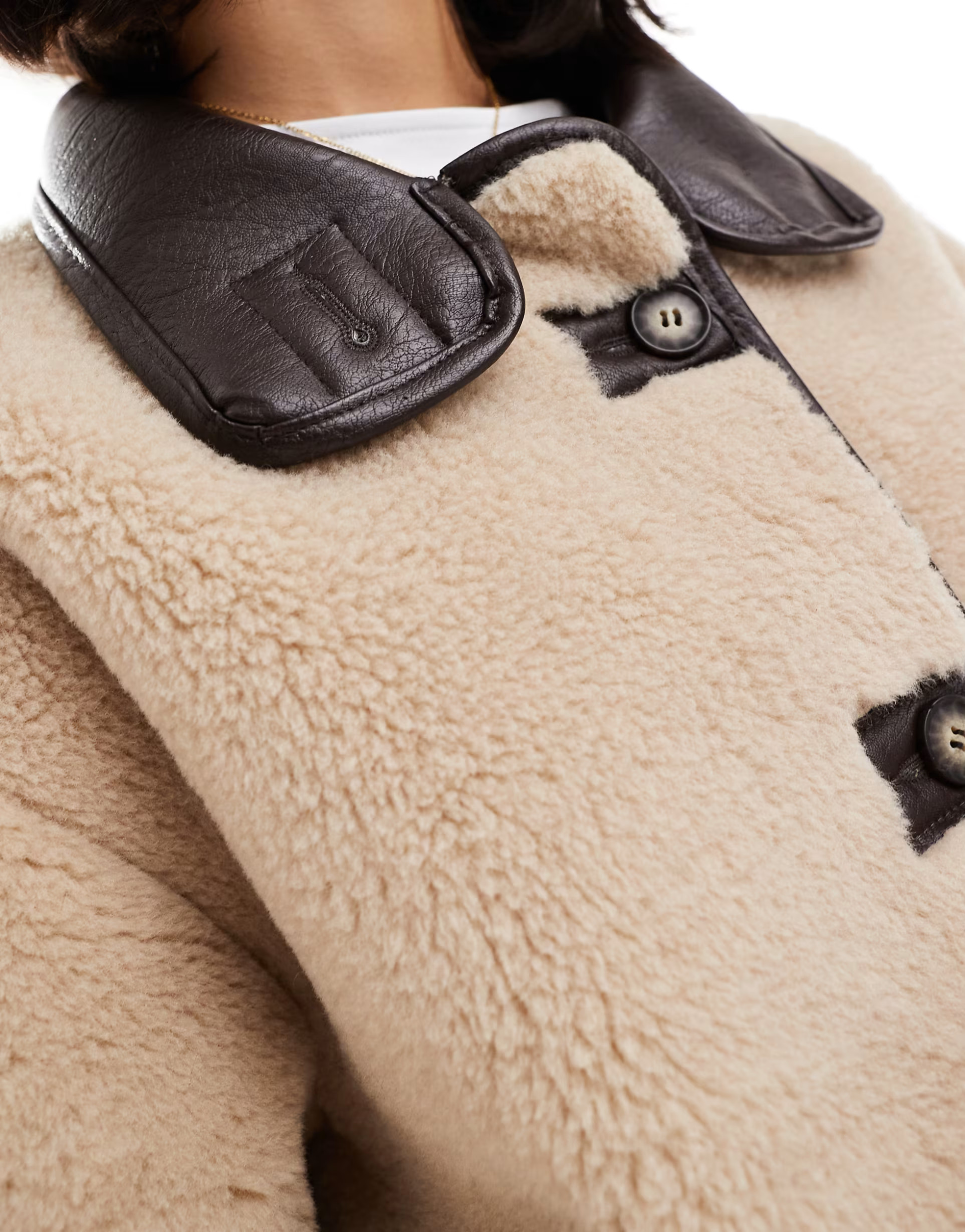 Miss Selfridge - Veste contrastante en fausse fourrure - Crème | ASOS | ASOS (Global)