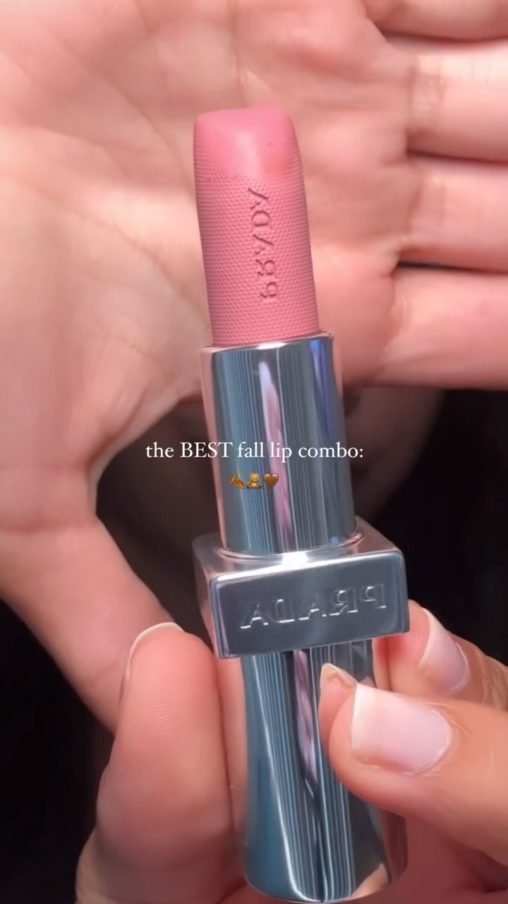 my current go to fall lip combo 🍂🧸🤎 

products used:
• @nyxcosmetics line loud lip liner in “total baller”
• @pradabeauty monochrome soft matte lip balm in “meranti”
• @kajabeauty juicy glass lip oil in “cherry cola” 

#lipcombo #lipcombos #fallmakeup #reels #reelsinstagram #grwm #getreadywithme #fallstyle