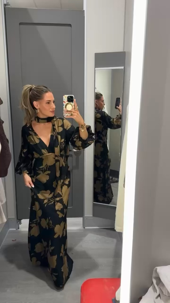 This dress would be perfect for fall family photos! 😍

#falldress #maxidress #targetfashion #targetsale #targetfinds #falloutfitinspo #familyphotoinspo

#LTKSaleAlert #LTKStyleTip #LTKFindsUnder100