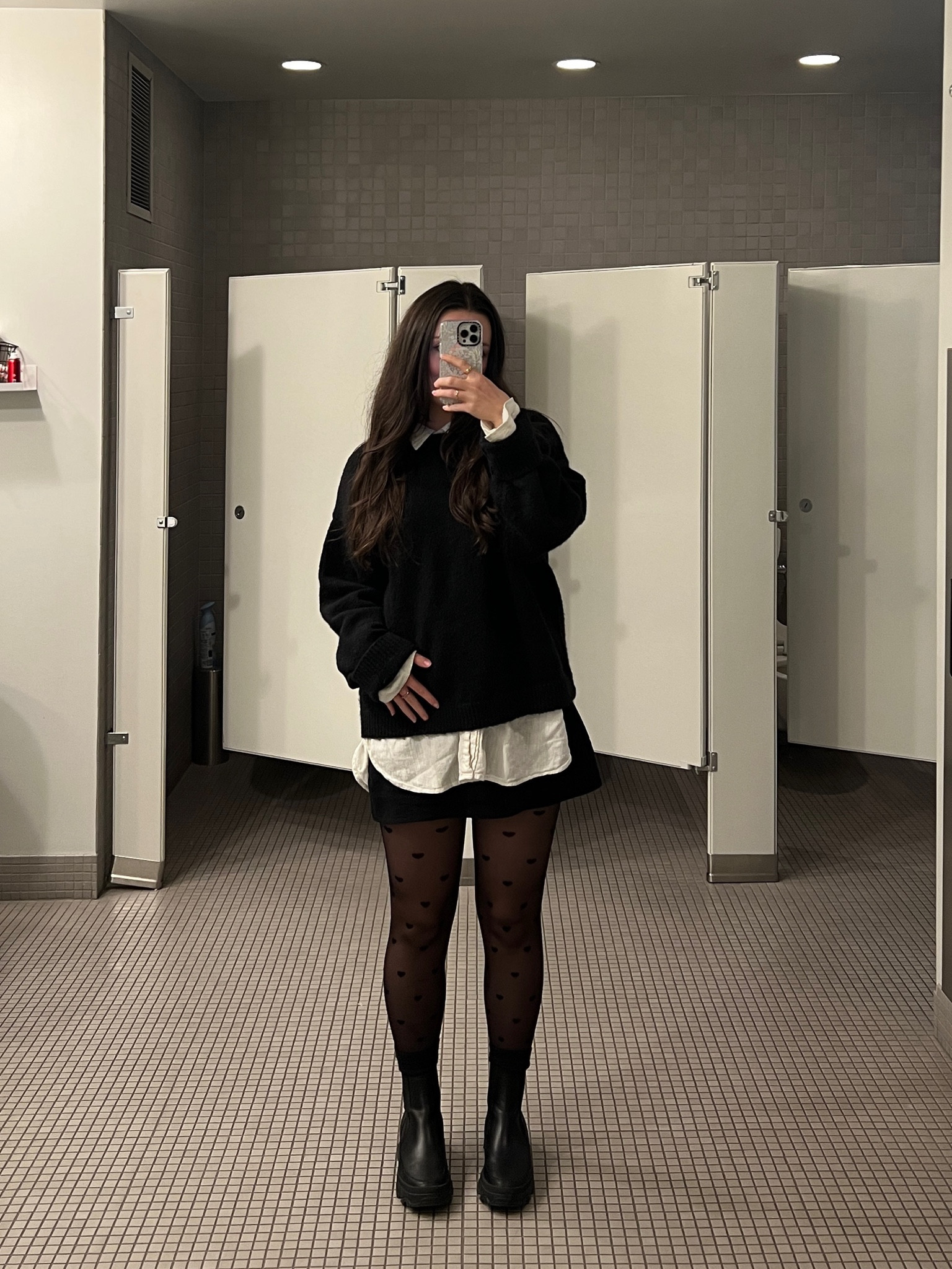 Valentine’s Day but make it black and white

Black oversized sweater, white button ip, heart black tights, black Chelsea boots, neutral outfit



#LTKSeasonal #LTKstyletip #LTKGiftGuide